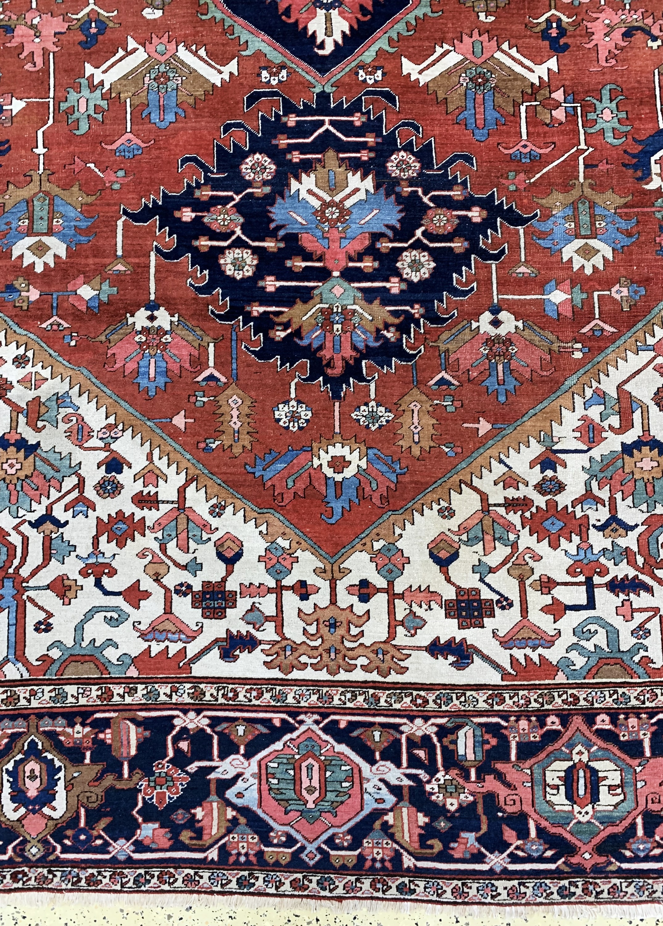 Detail c: Heriz"Palastteppich"antik, Persien, um 1900, Wolle auf Baumwolle, ca. 610 x 405 cm, EHZ: 2-3, (kleine alte restaurierungen).