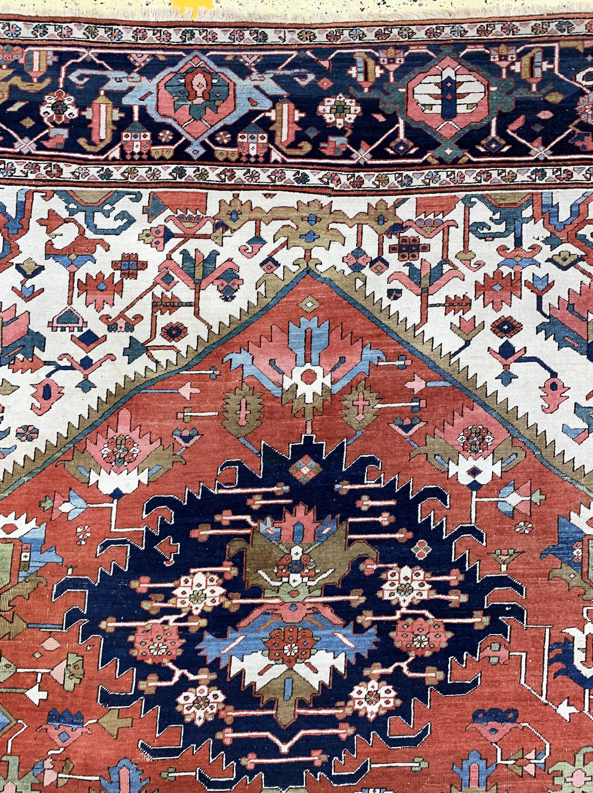 Detail g: Heriz"Palastteppich"antik, Persien, um 1900, Wolle auf Baumwolle, ca. 610 x 405 cm, EHZ: 2-3, (kleine alte restaurierungen).