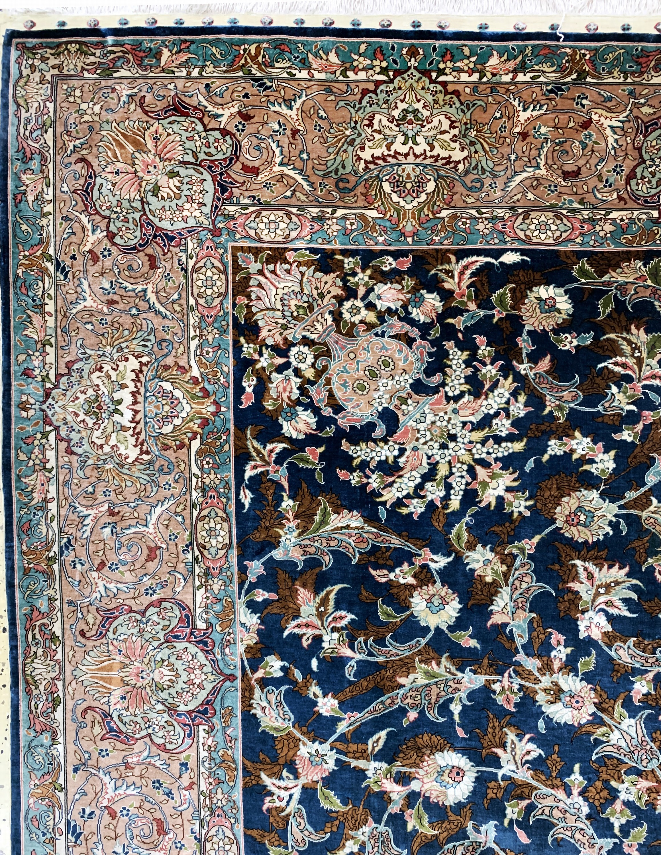 Detail d: Istanbul Seide Türkei, signiert"Chinar", Mitte 20.Jhd, reine Naturseide, ca. 284 x 204 cm, fachkundig gereinigt, EHZ: 1-2