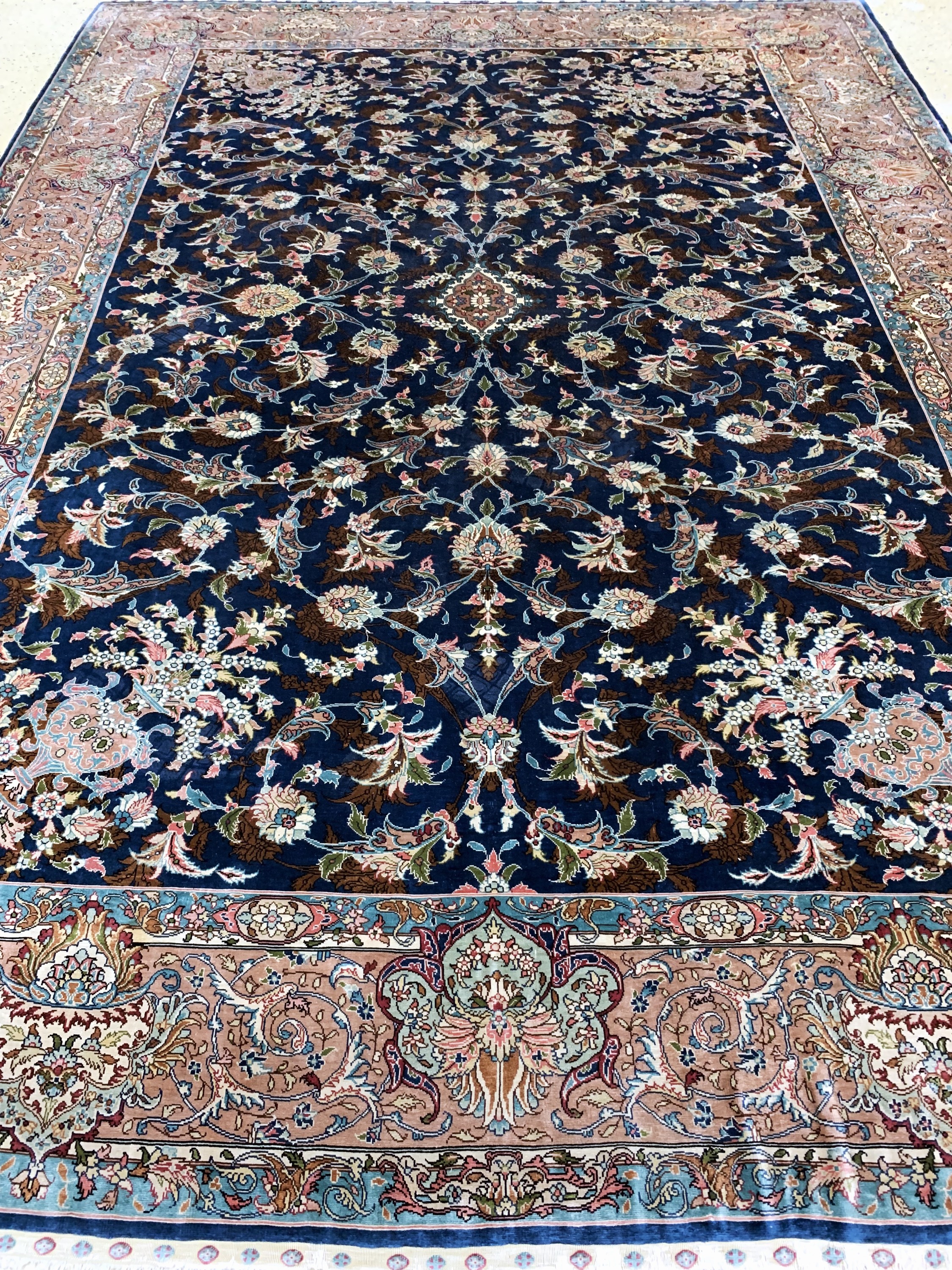 Detail g: Istanbul Seide Türkei, signiert"Chinar", Mitte 20.Jhd, reine Naturseide, ca. 284 x 204 cm, fachkundig gereinigt, EHZ: 1-2