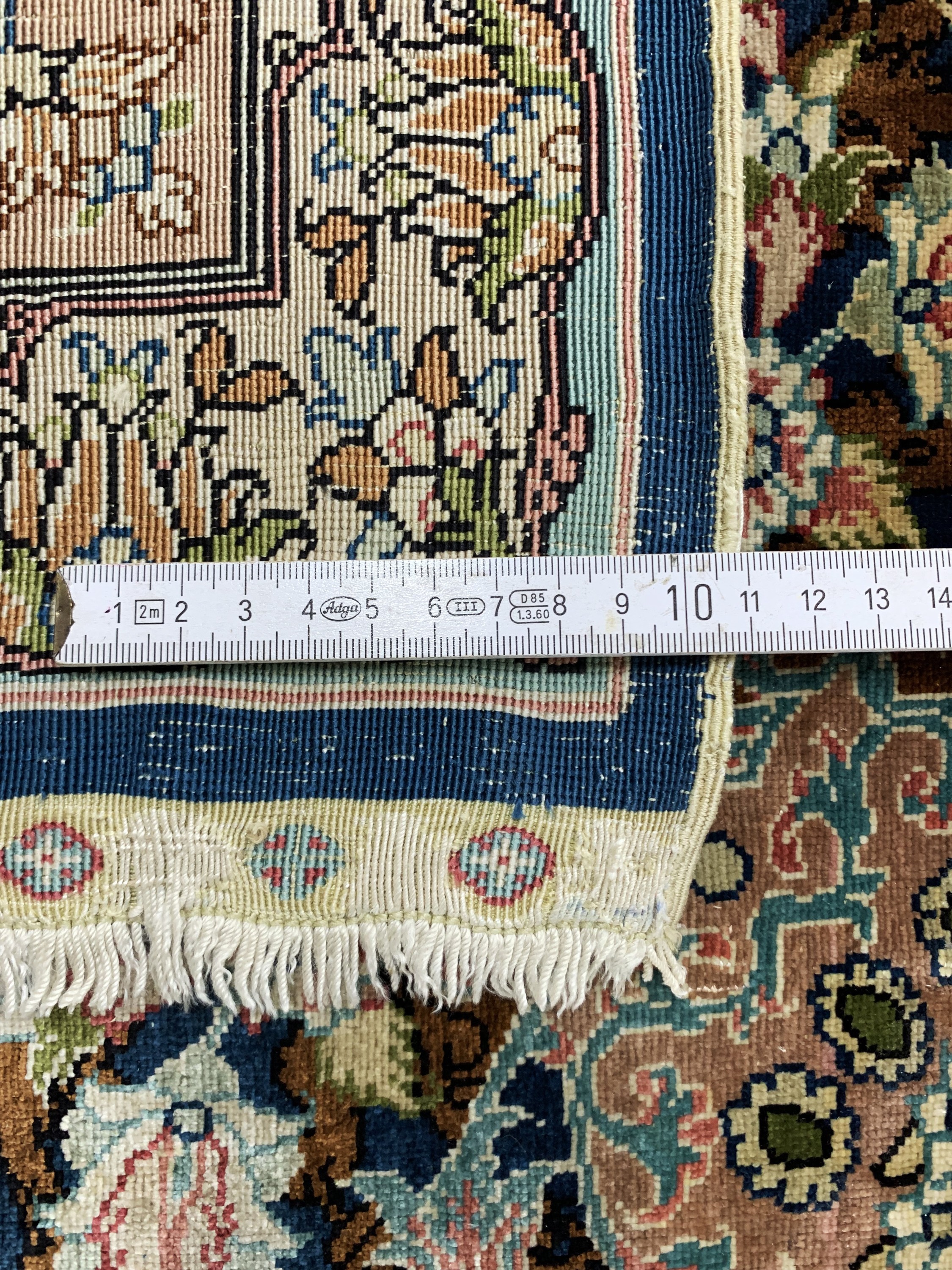 Detail h: Istanbul Seide Türkei, signiert"Chinar", Mitte 20.Jhd, reine Naturseide, ca. 284 x 204 cm, fachkundig gereinigt, EHZ: 1-2