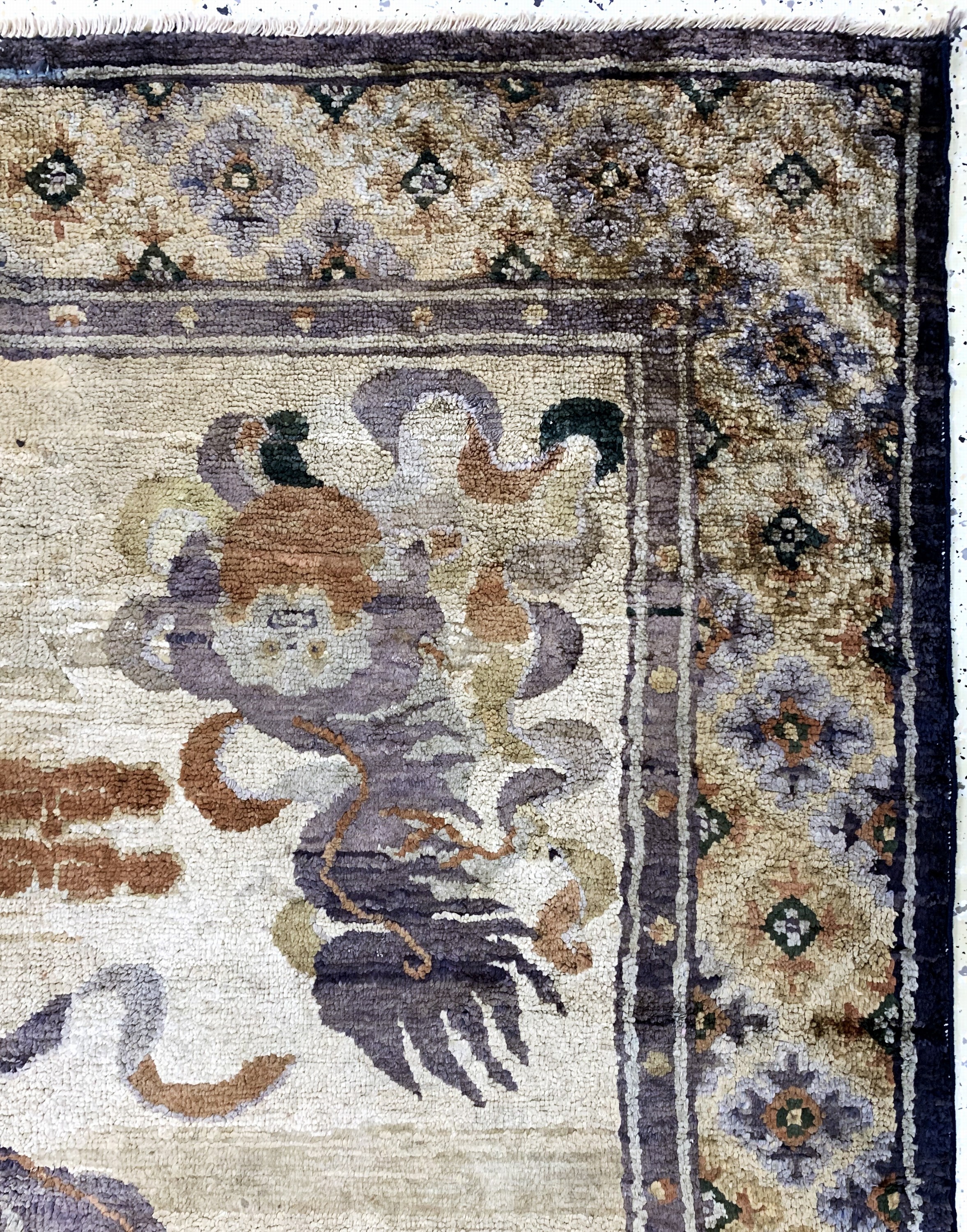 Detail e: Seiden Peking antik China, "Fo-Hunde", um 1900, Seide auf Baumwolle, ca. 185 x 130 cm, fachkundig gereinigt, EHZ: 2-3, (kleine alte ...