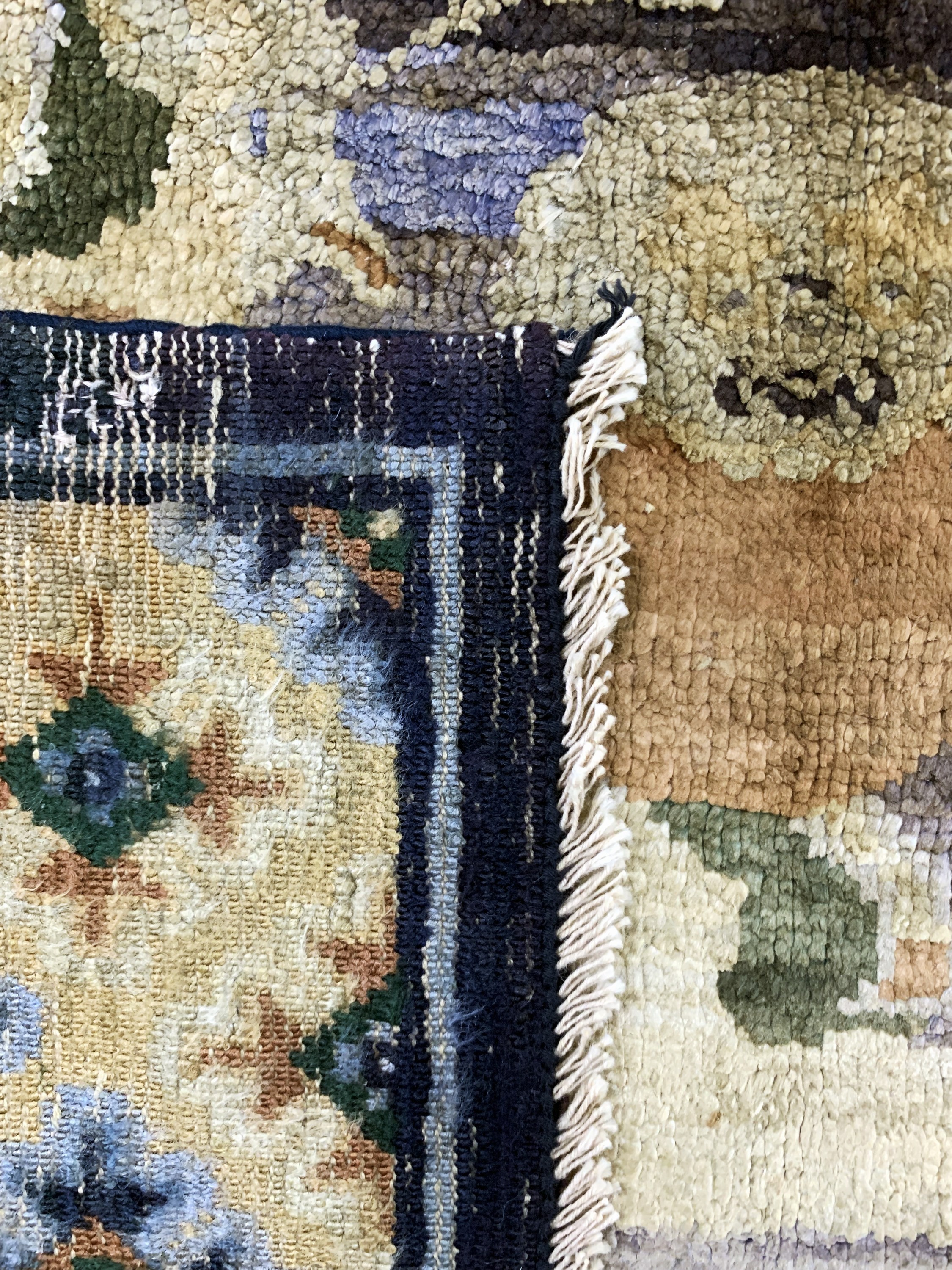 Detail g: Seiden Peking antik China, "Fo-Hunde", um 1900, Seide auf Baumwolle, ca. 185 x 130 cm, fachkundig gereinigt, EHZ: 2-3, (kleine alte ...