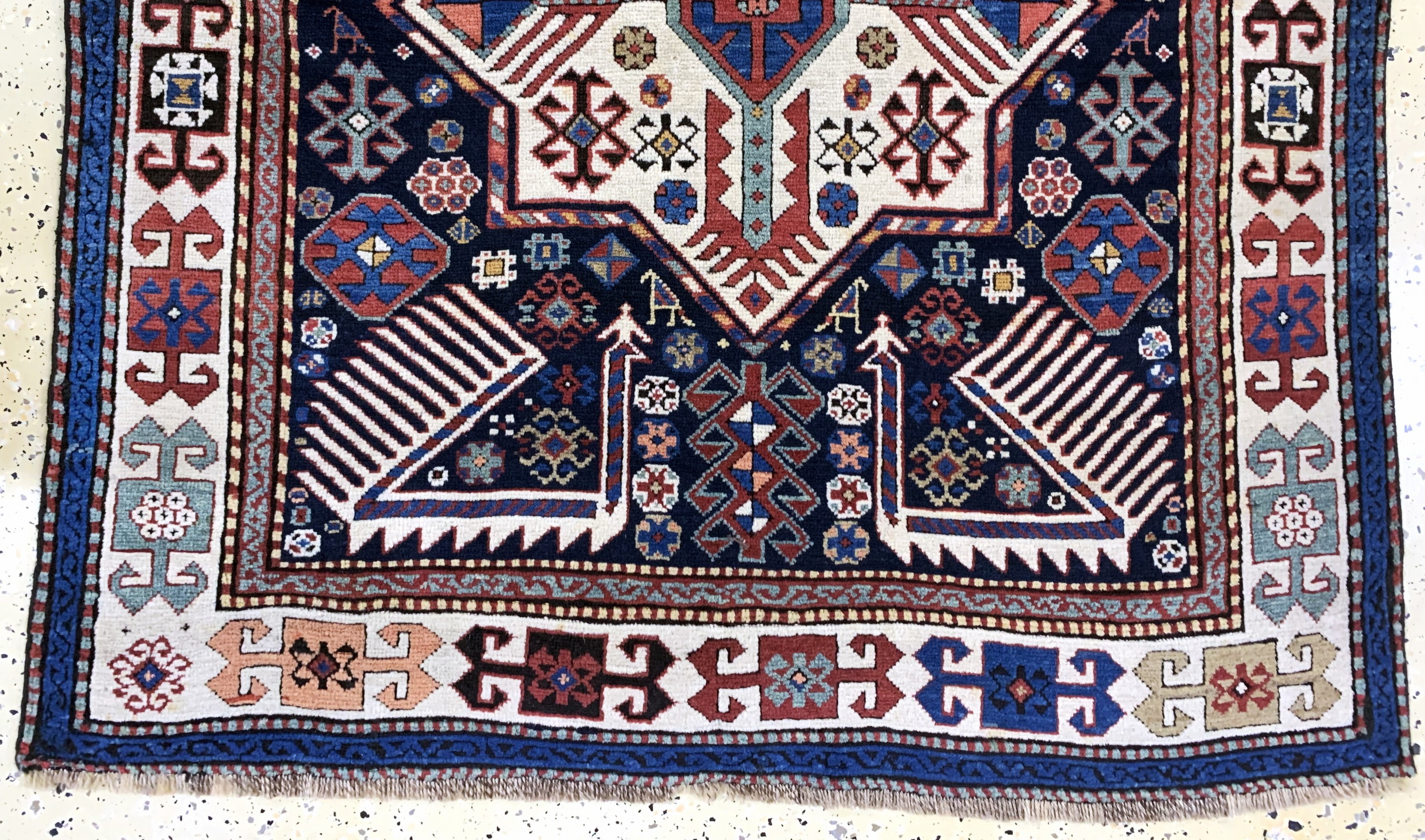 Detail d: "Akstafa"Kazak antik, Kaukasus, 19.Jhd, Wolle auf Wolle, ca. 300 x 110 cm, fachkundig gereinigt, EHZ: 2