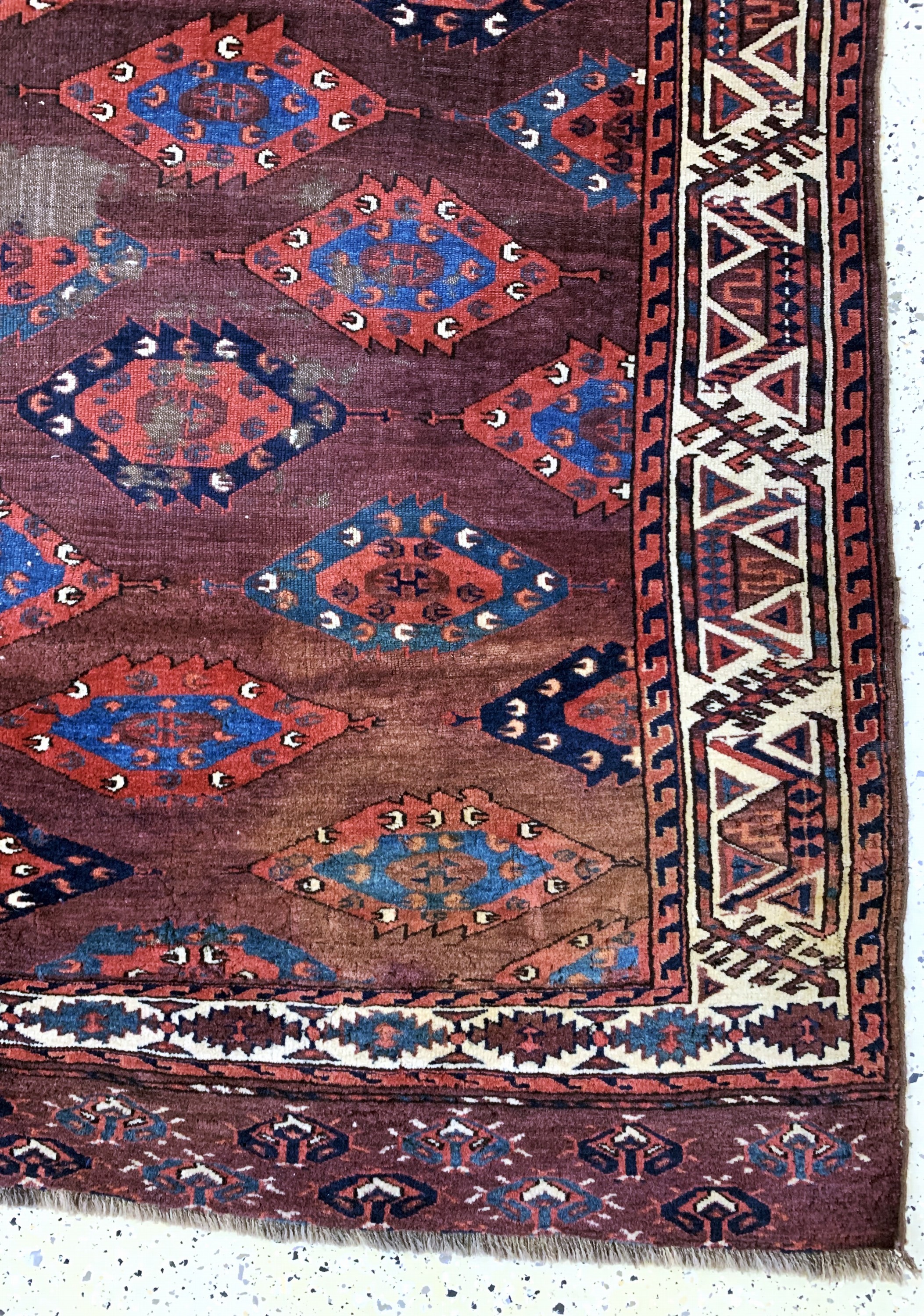 Detail a: Yomud"C-Gül"Hauptteppich, antik, Turkmenistan, Mitte 19.Jhd, Wolle auf Wolle, ca. 270 x 175 cm, EHZ: 4