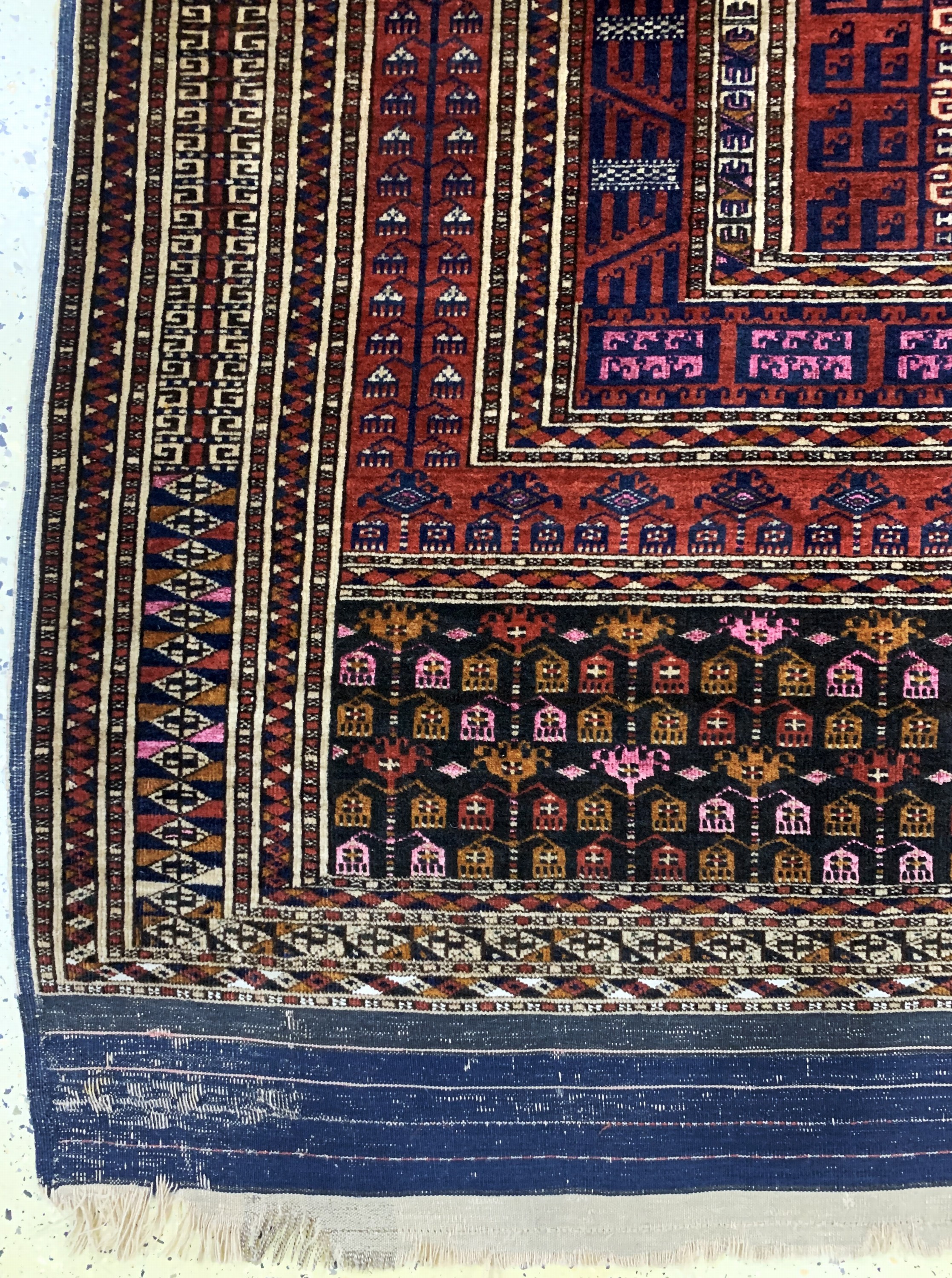 Detail b: Saryk Engsi"Part-Silk"antik, Turkmenistan, 19.Jhd, Wolle mit Seide auf Wolle, ca. 180 x 145 cm, fachkundig gereinigt, EHZ: 2