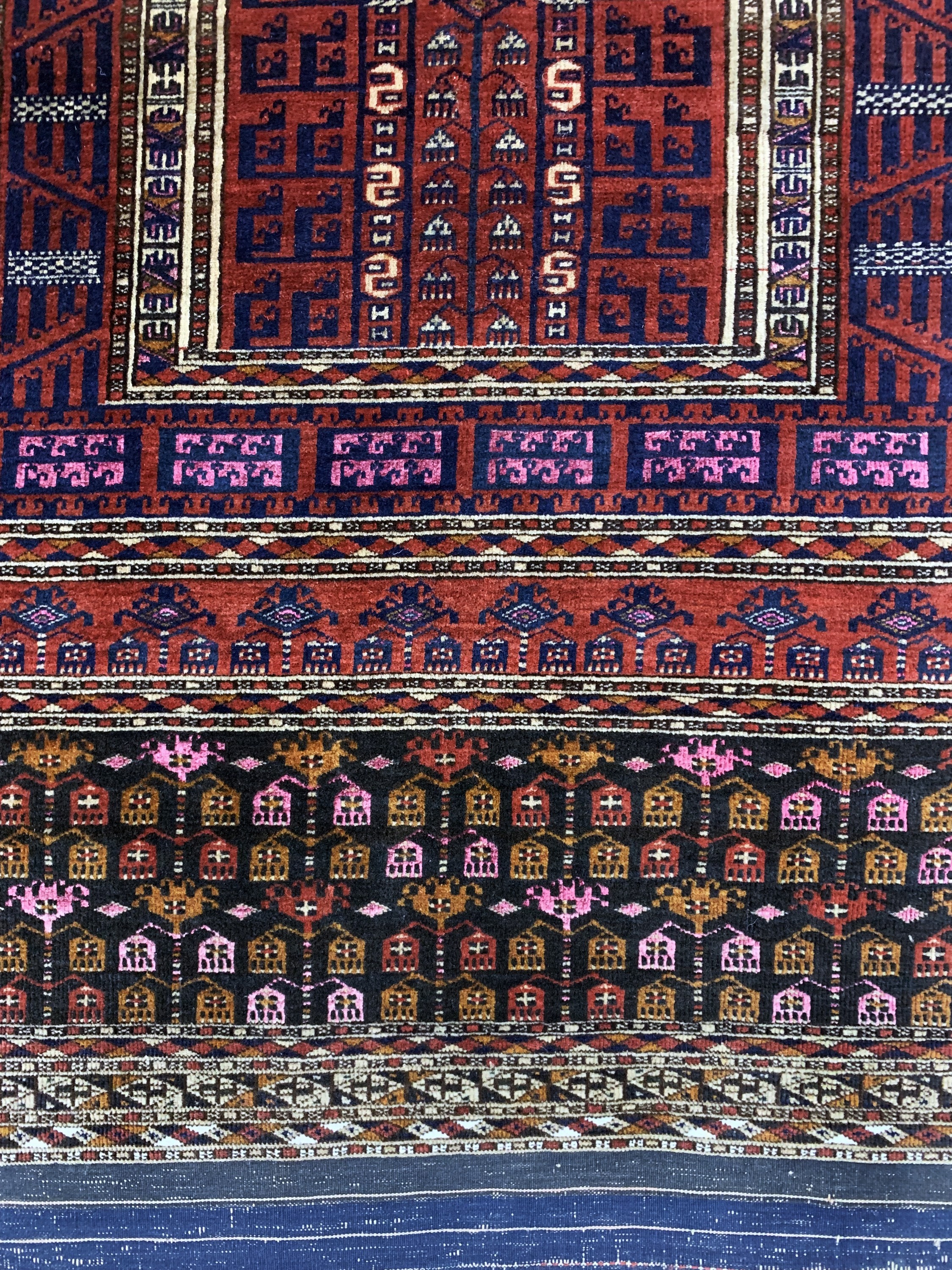 Detail c: Saryk Engsi"Part-Silk"antik, Turkmenistan, 19.Jhd, Wolle mit Seide auf Wolle, ca. 180 x 145 cm, fachkundig gereinigt, EHZ: 2
