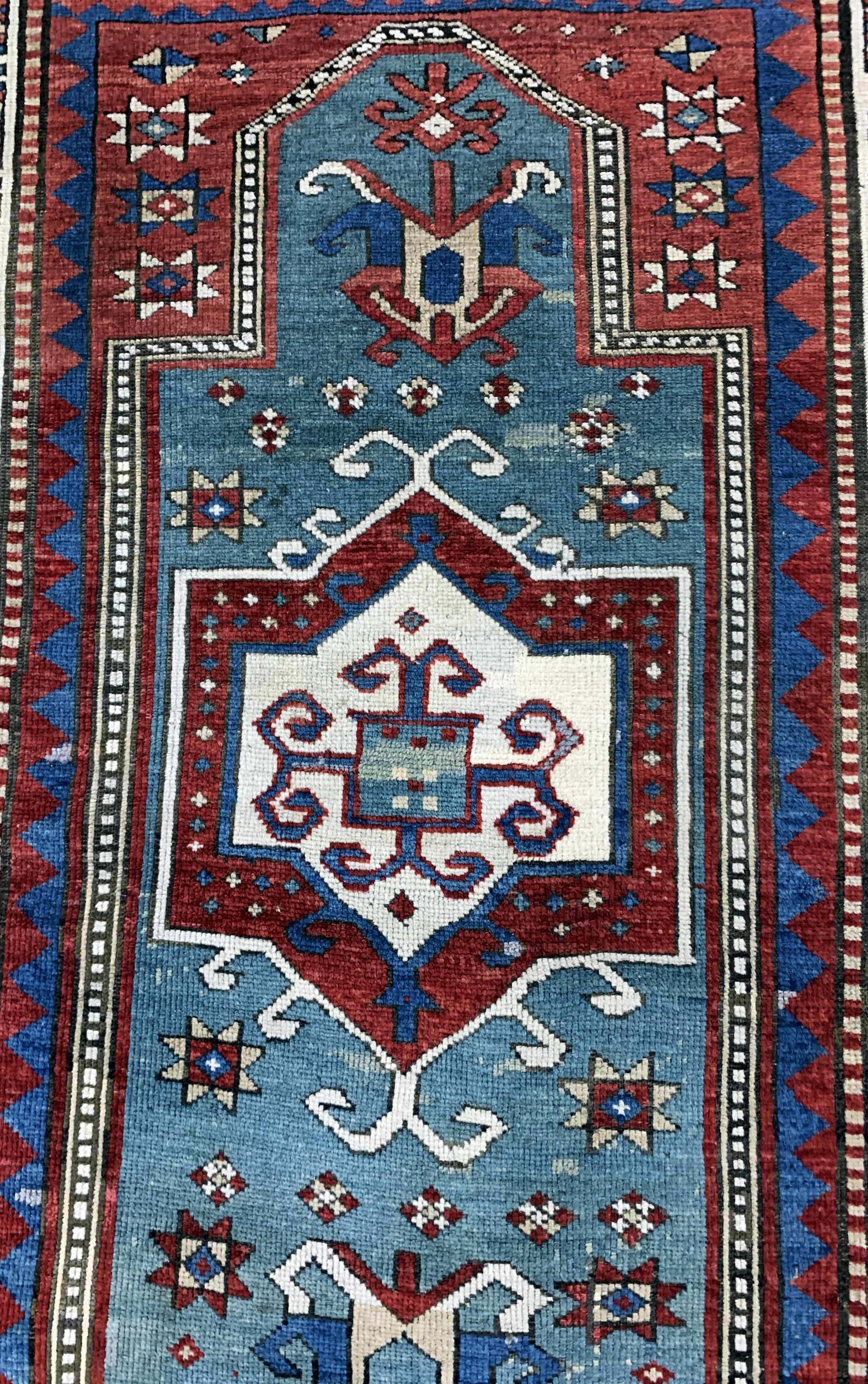 Detail c: "Fachalo"Kazak antik, Kaukasus, 19.Jhd, Wolle auf Wolle, ca. 150 x 104 cm, EHZ: 3, (alte restaurierungen)