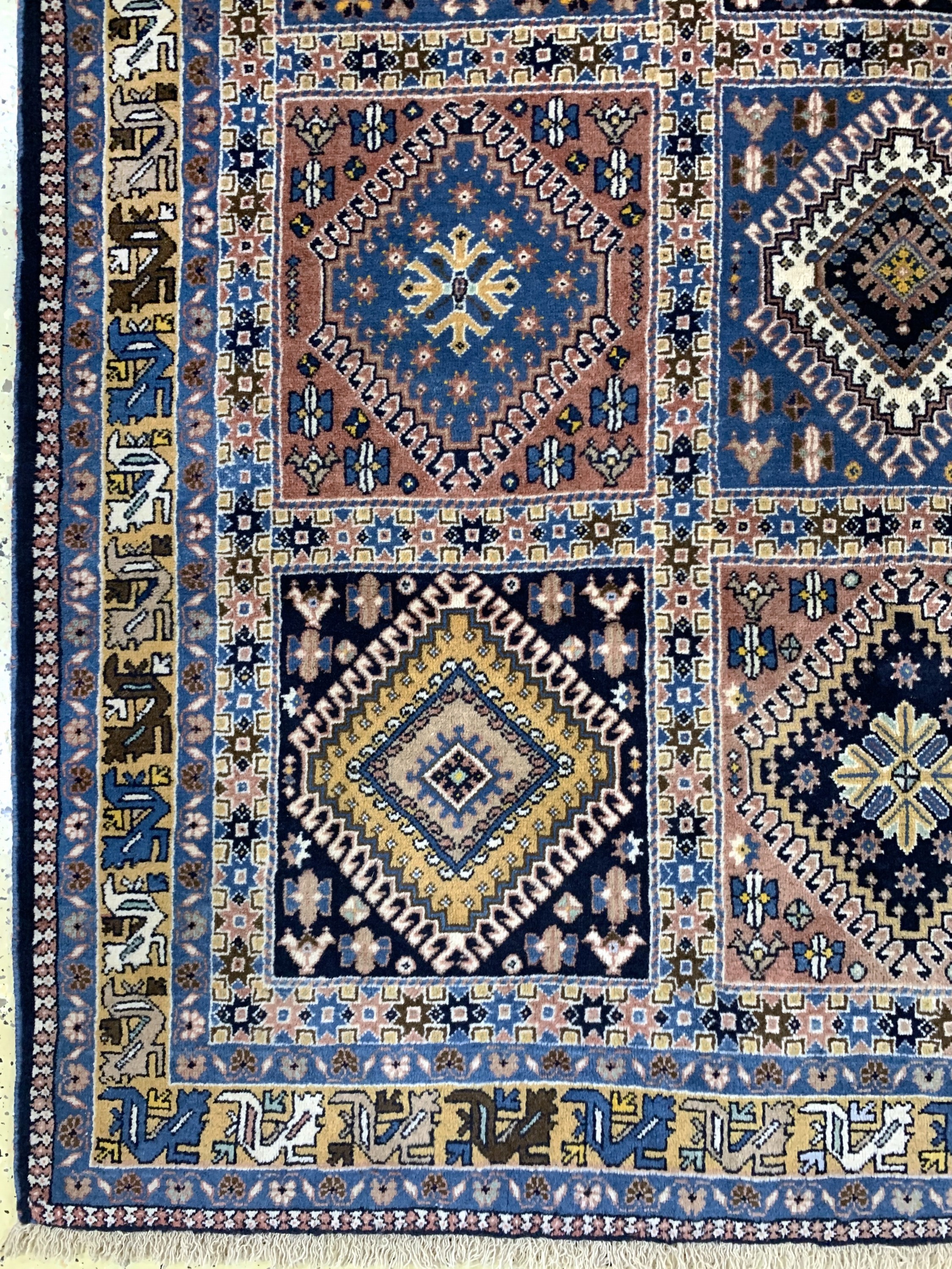 Detail b: Yalameh, Persien, Ende 20.Jhd., Wolle auf Wolle, ca. 248 x 168 cm, EHZ: 2