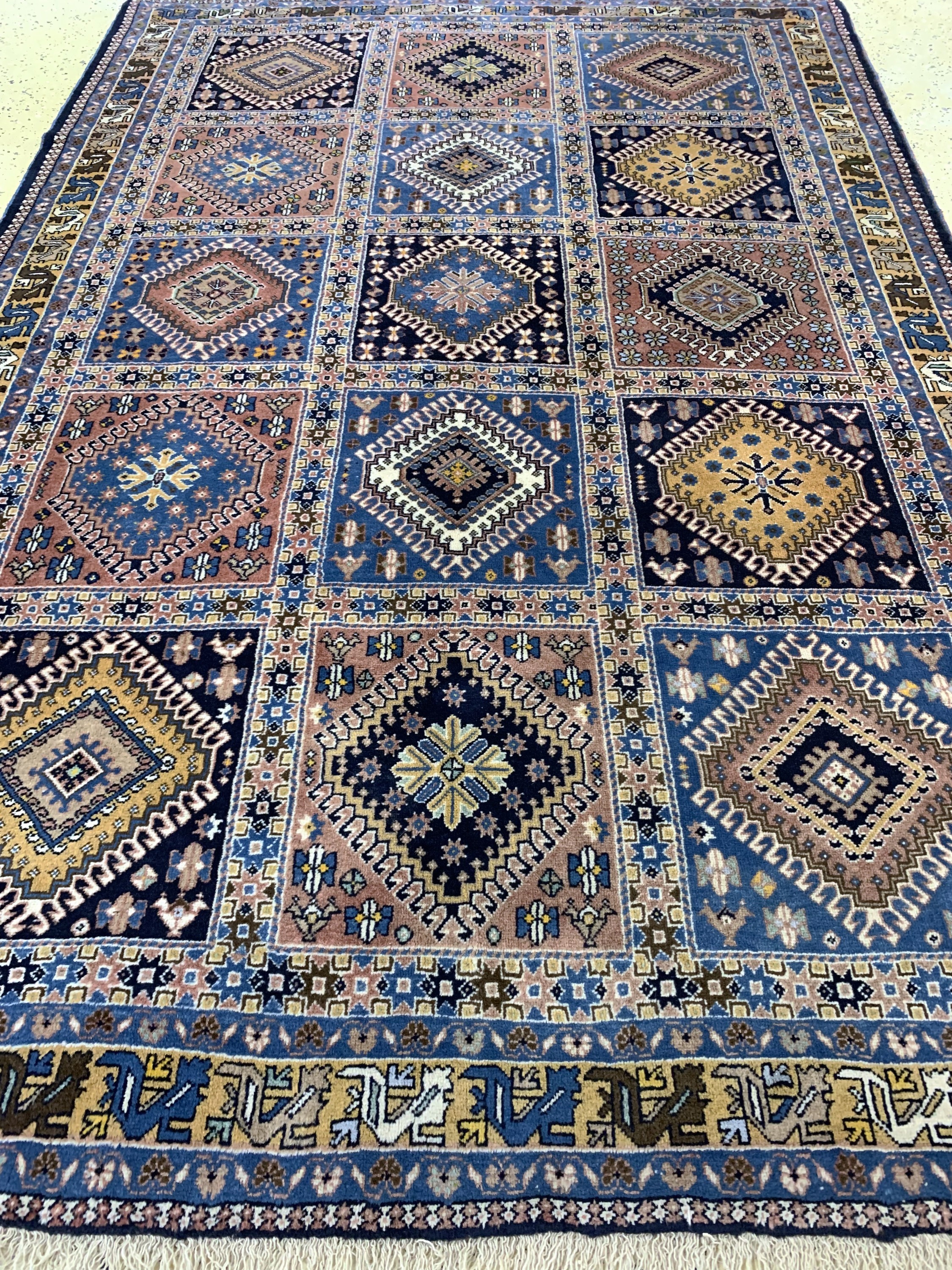 Detail e: Yalameh, Persien, Ende 20.Jhd., Wolle auf Wolle, ca. 248 x 168 cm, EHZ: 2