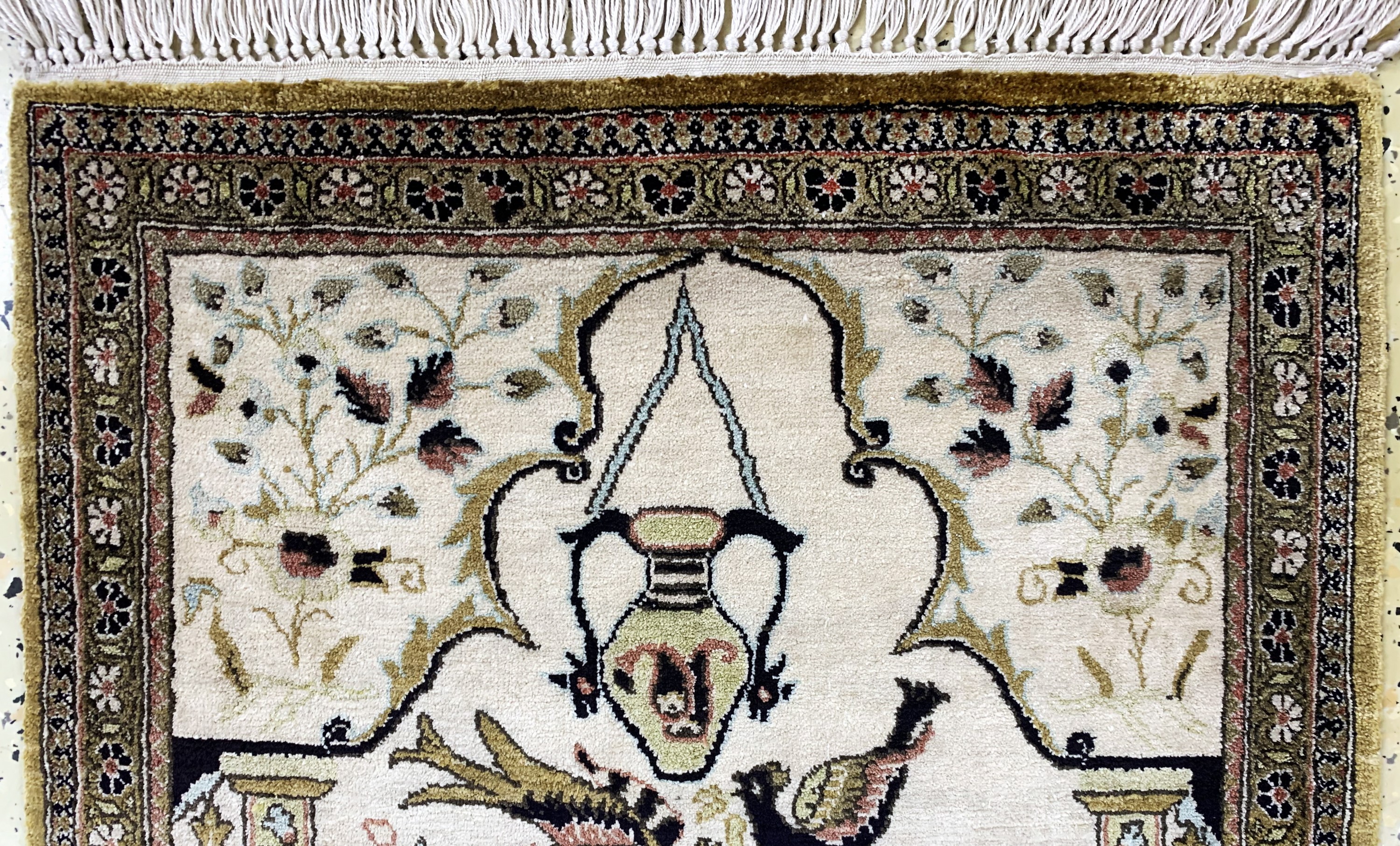 Detail a: Ghom Seide, Persien, Mitte 20.Jhd, reine Naturseide, ca. 87 x 57 cm, EHZ: 1-2