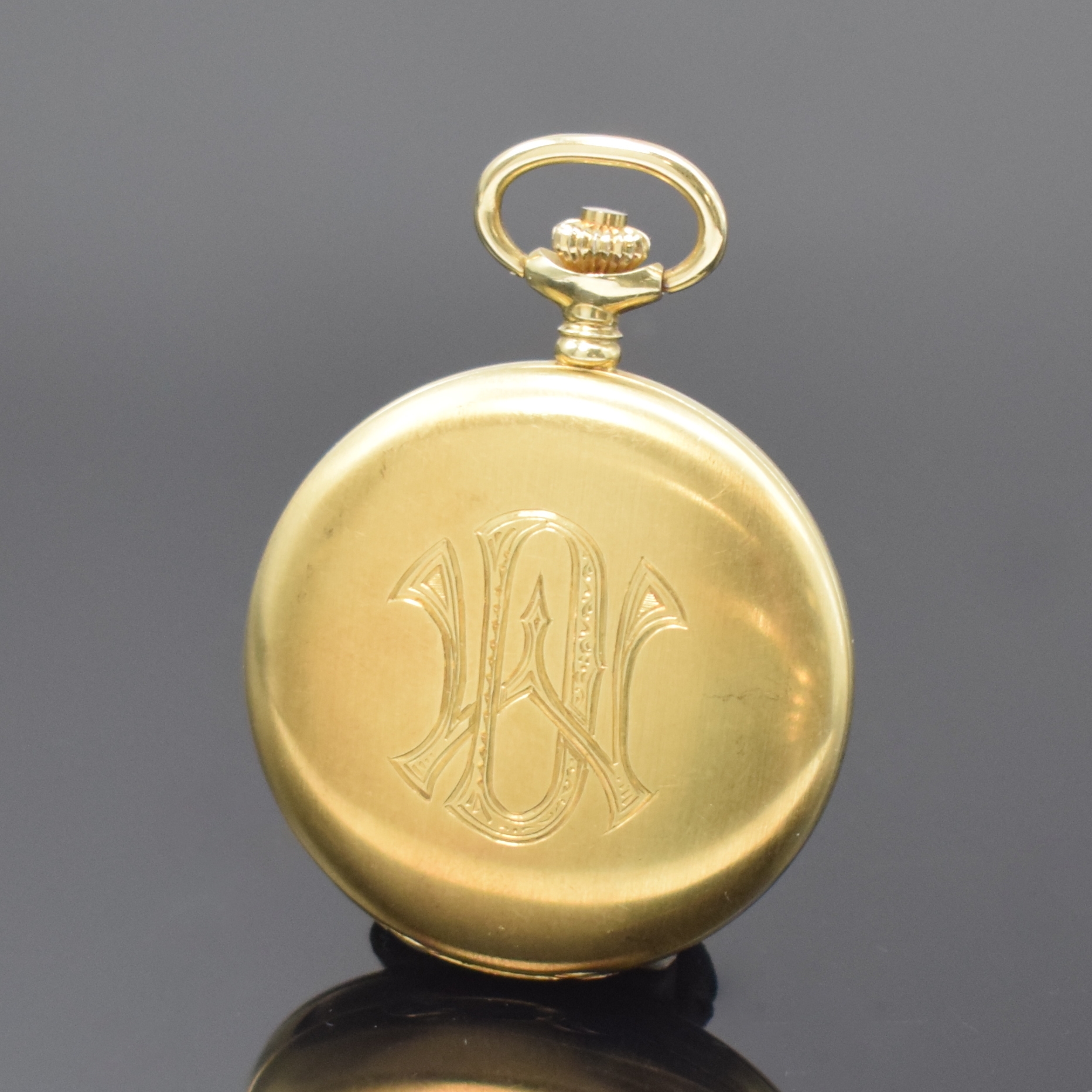 Detail b: STOWA Frackuhr Savonette in GG 585/000, Schweiz um 1970, Handaufzug, Sprungdeckel m. Monogramm, rücks. aufgedr., gold. Zifferbl. m. röm. Zahlen u. ...