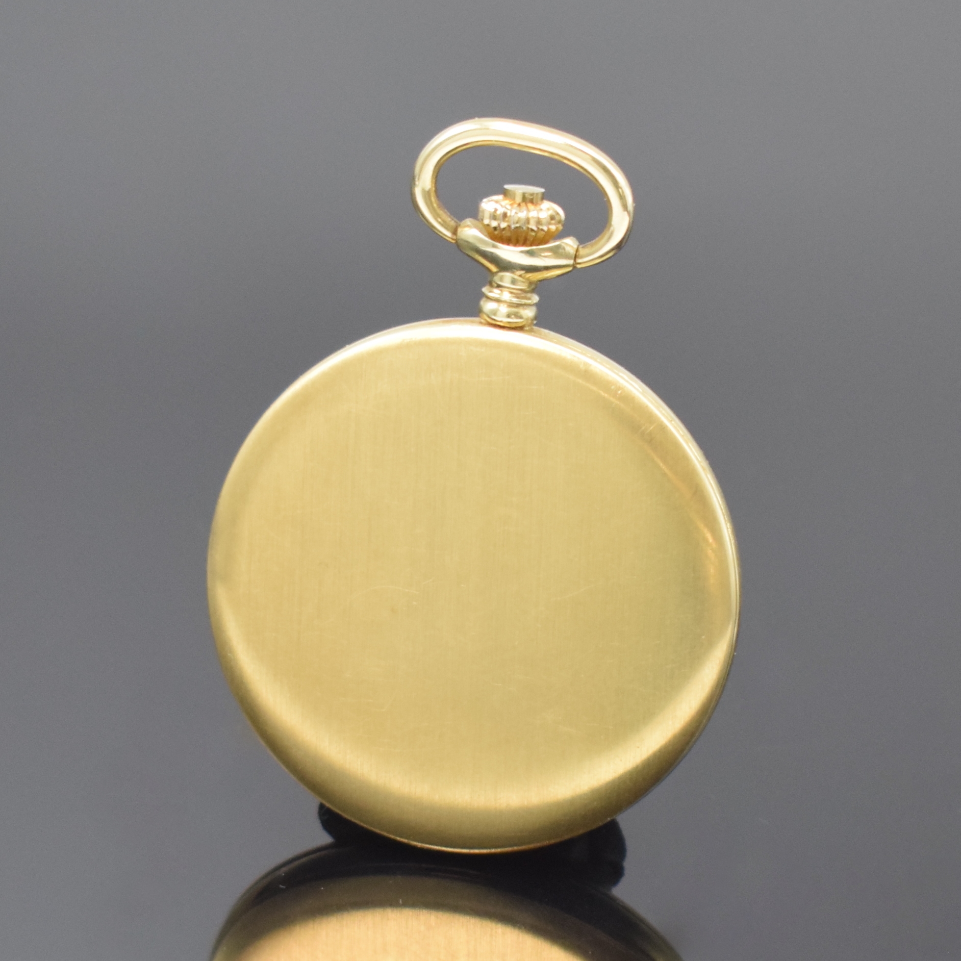Detail c: STOWA Frackuhr Savonette in GG 585/000, Schweiz um 1970, Handaufzug, Sprungdeckel m. Monogramm, rücks. aufgedr., gold. Zifferbl. m. röm. Zahlen u. ...