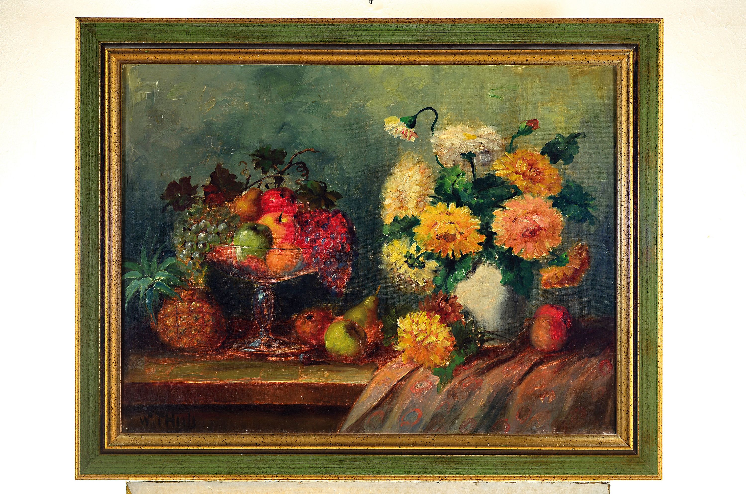 Detail k: Wilhelm Thiele, 1872-1939, Stillleben mit Obstschale und Blumen in Vase, Öl/Lwd, links unten sign., ca. 60x80cm, R. ca. 75x95cm