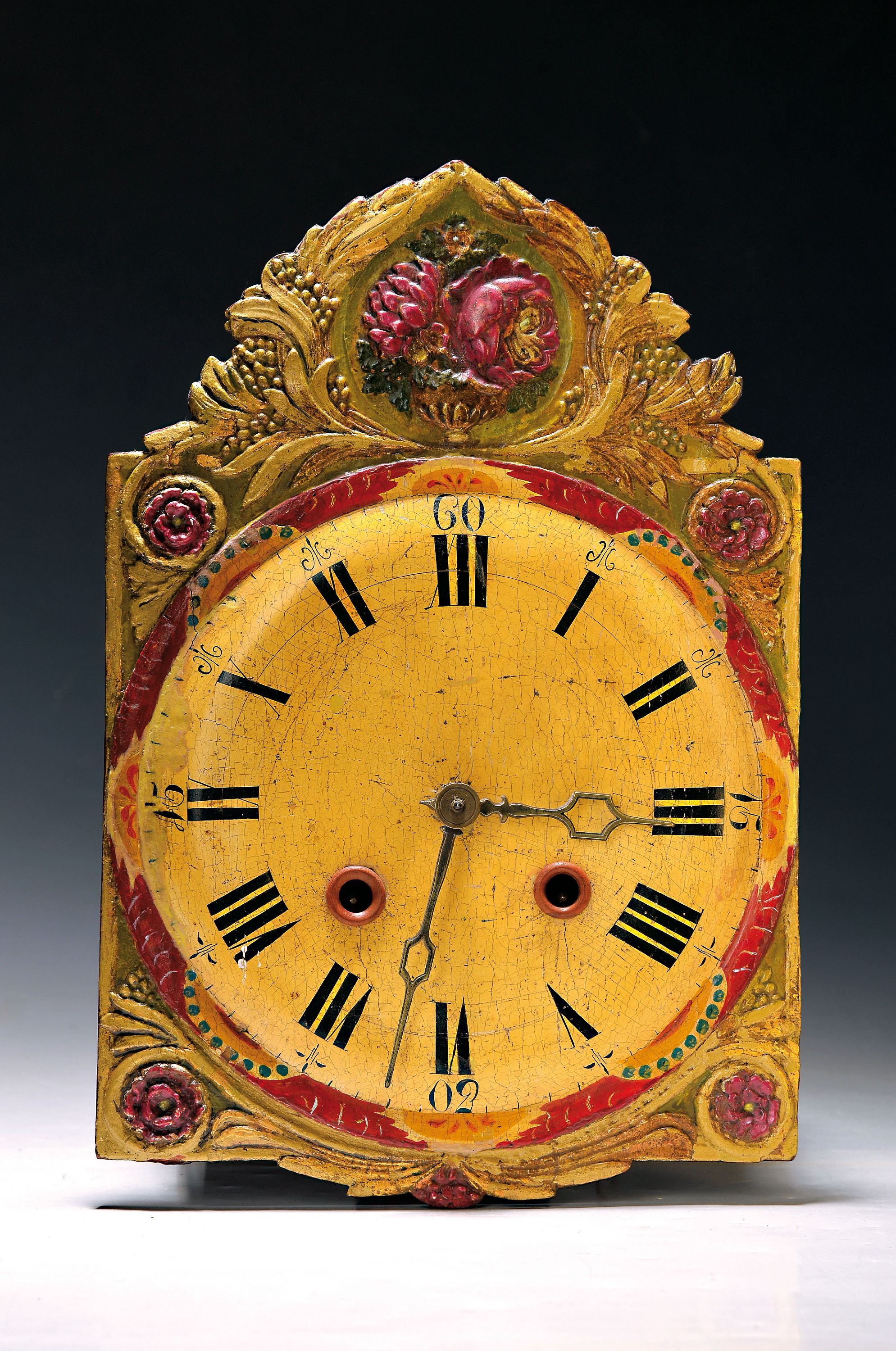 Stuckschilduhr, sog. Wochenläufer, Schwarzwald um 1850/70, gestuckter Lackschild /z.T. gelockert, erhabener Ziffernkreis (z.T. rest.), großes ...