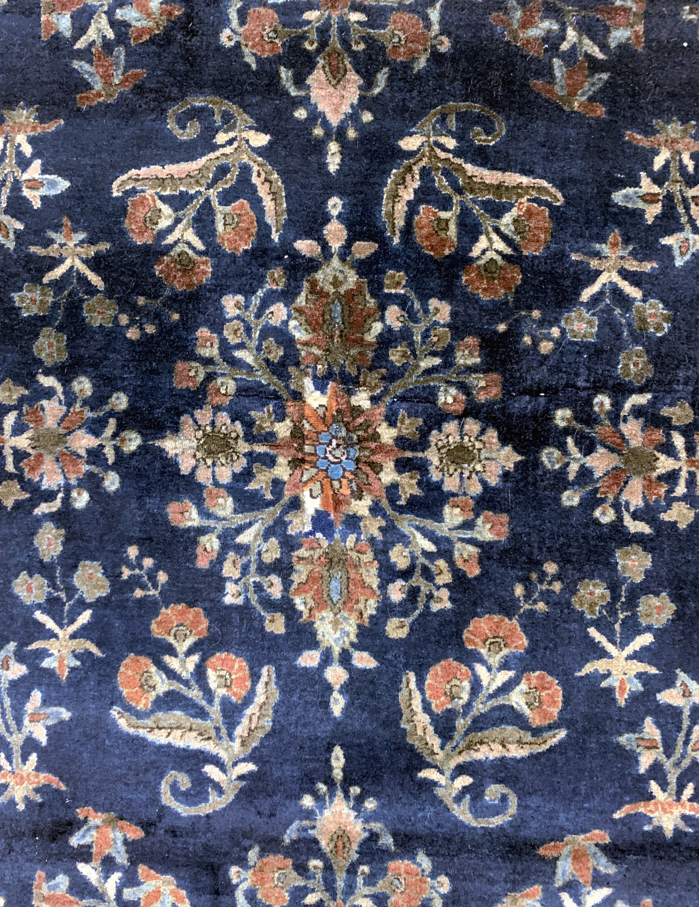 Detail b: Us Re-Import Sarogh antik, Persien, um 1900, Manchester-Korkwolle, ca. 146 x 103 cm, verfärbt, EHZ: 2(Fransen erneuert).