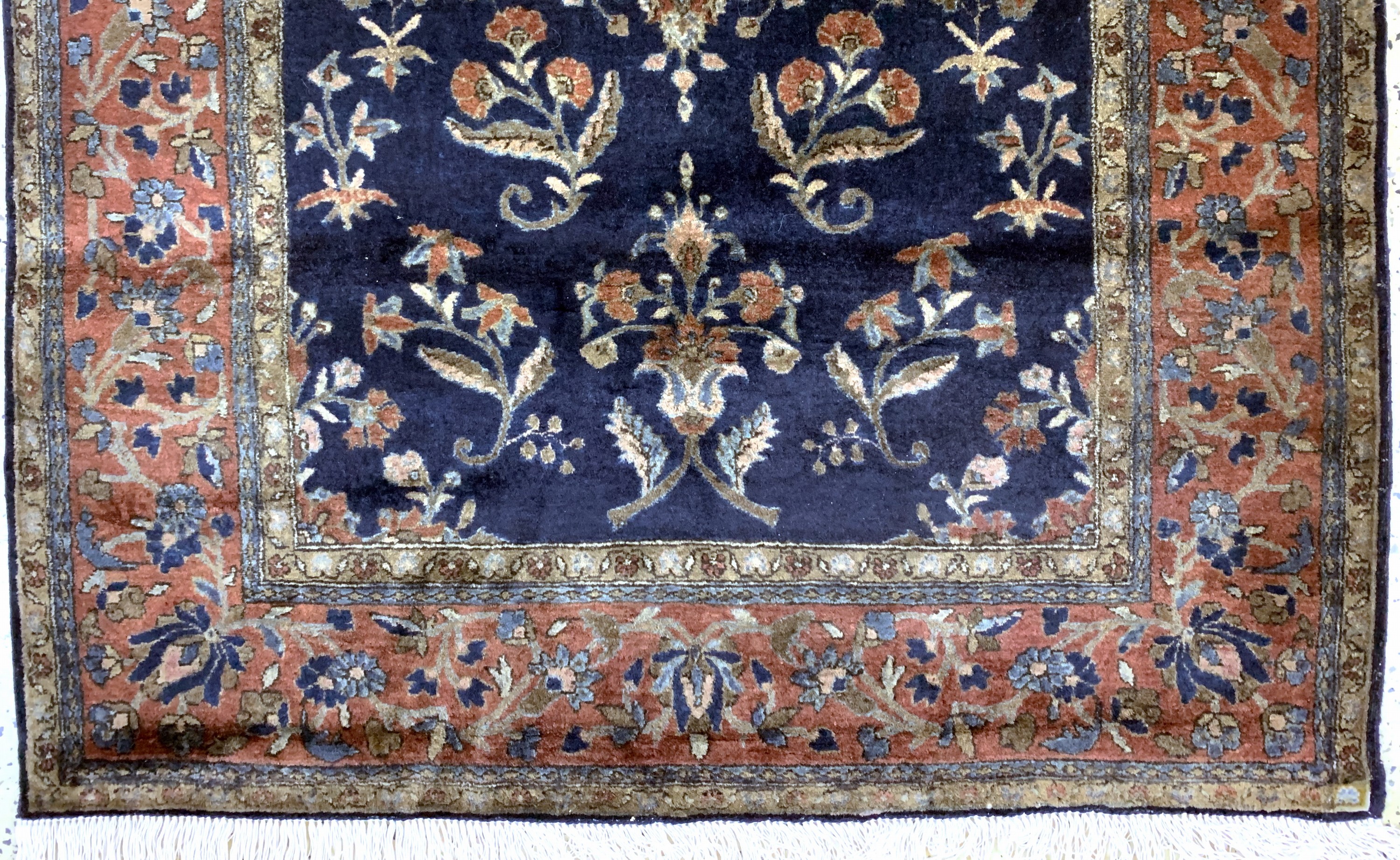 Detail c: Us Re-Import Sarogh antik, Persien, um 1900, Manchester-Korkwolle, ca. 146 x 103 cm, verfärbt, EHZ: 2(Fransen erneuert).
