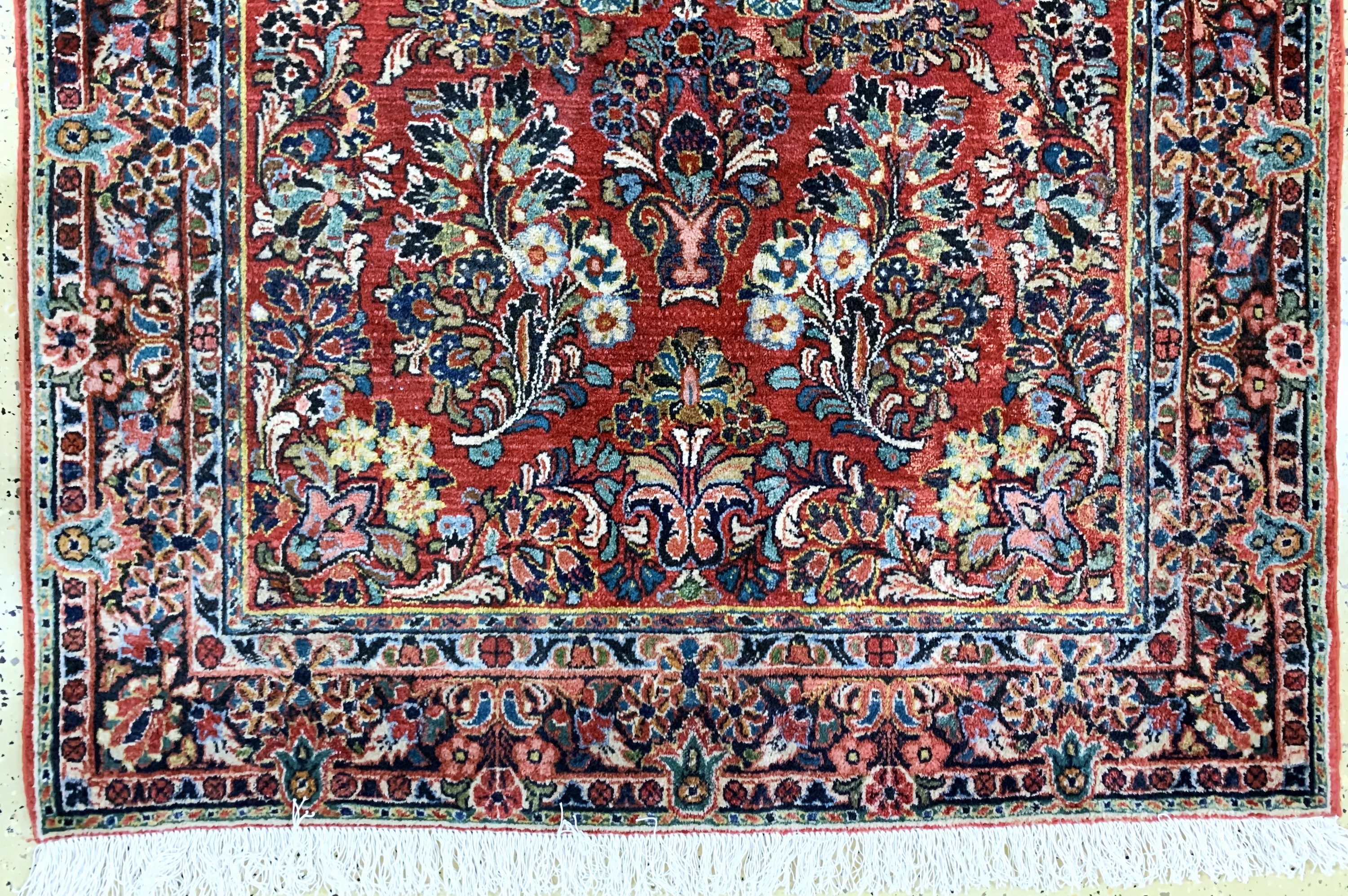 Detail c: Sarogh US Re-Import, Persien, Anfang 20.Jhd, Wolle auf Baumwolle, ca. 356 x 133 cm,EHZ: 2, Fransen erneuert, Fleck, Morsch