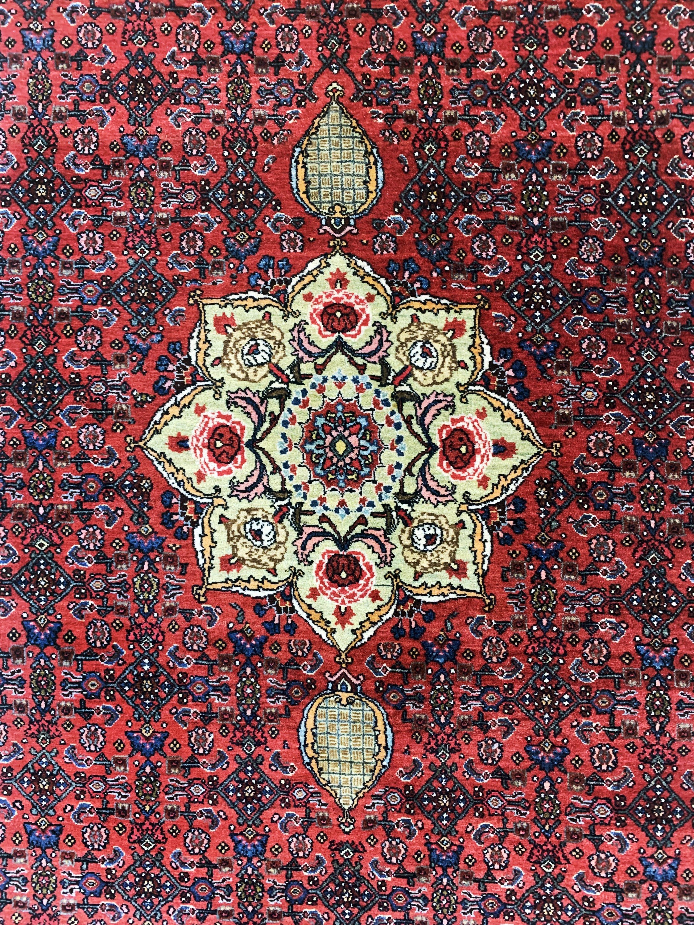 Detail b: Bidjar fein antik, Persien, datiert 1331(1910), Wolle auf Baumwolle, ca. 212 x 140cm, gereinigt, EHZ:(nahezu neuwertig)