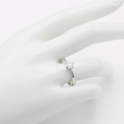 26912357b - Ring mit Brillant, WG 585/000, Brill. in 6er Krappenfassung ca. 0.45 ct Weiß/p, RW ...