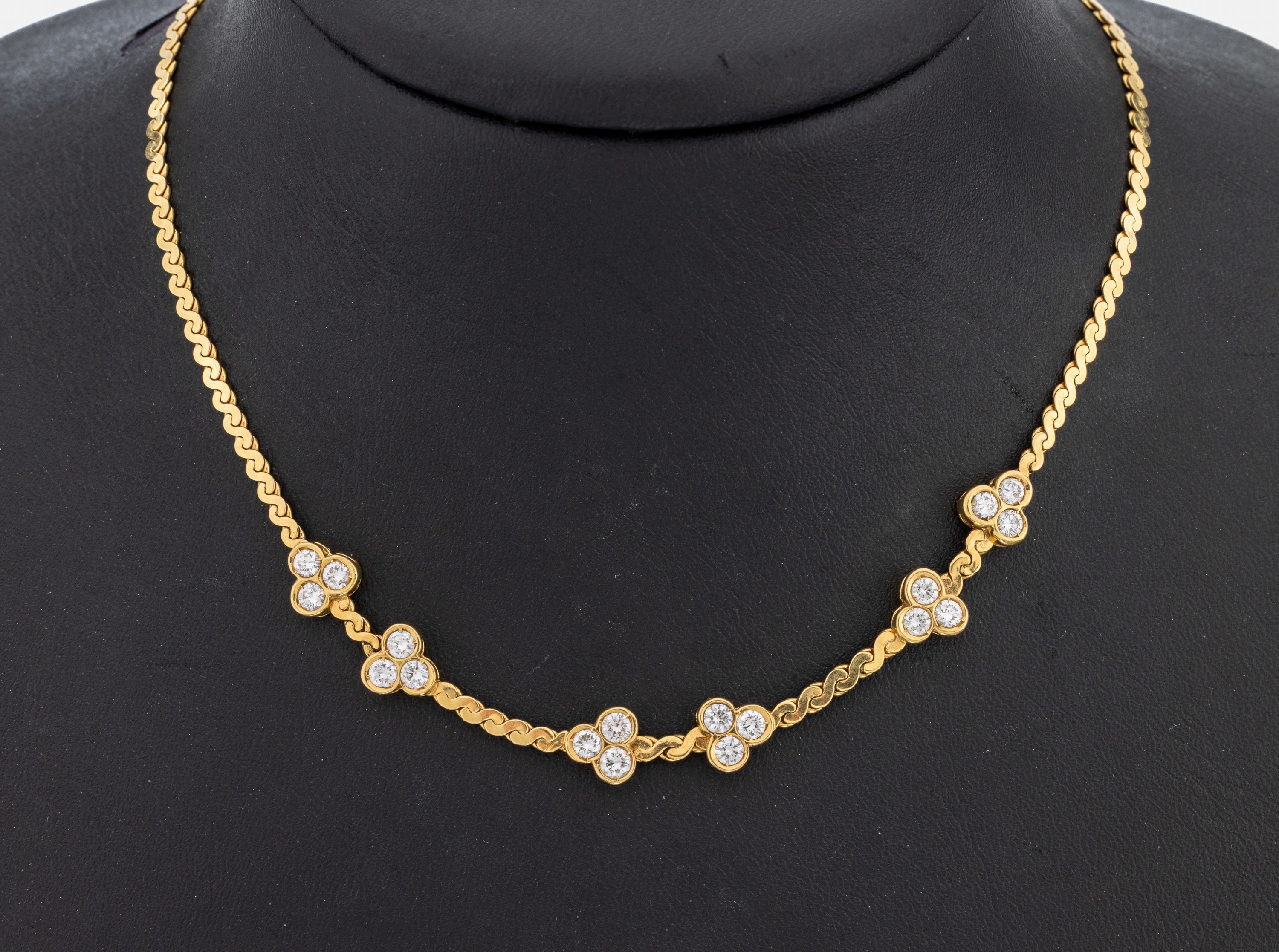 18 kt Gold Brillant-Collier, GG 750/000, 21 Brillanten zus. ca. 1.70 ct Weiß/si, L. ca. 39 cm, Federringschließe, ca. 11.1 g