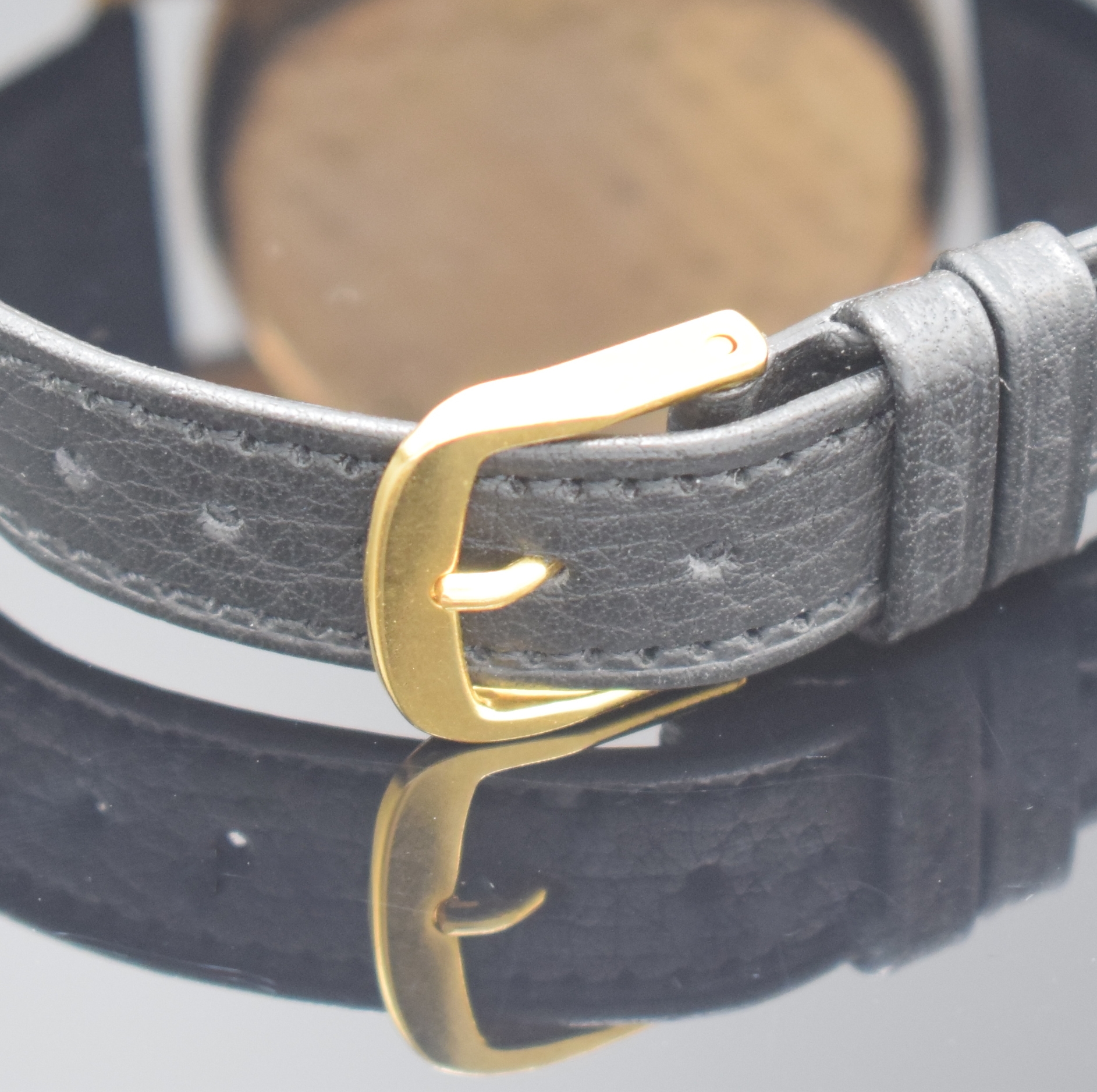 Detail b: DELRIO Chronographe Suisse Armbandchronograph in RG 750/000, Schweiz um 1945, Handaufzug, großes Geh. dell., Boden u. Glasrand aufgedr., verg. ...