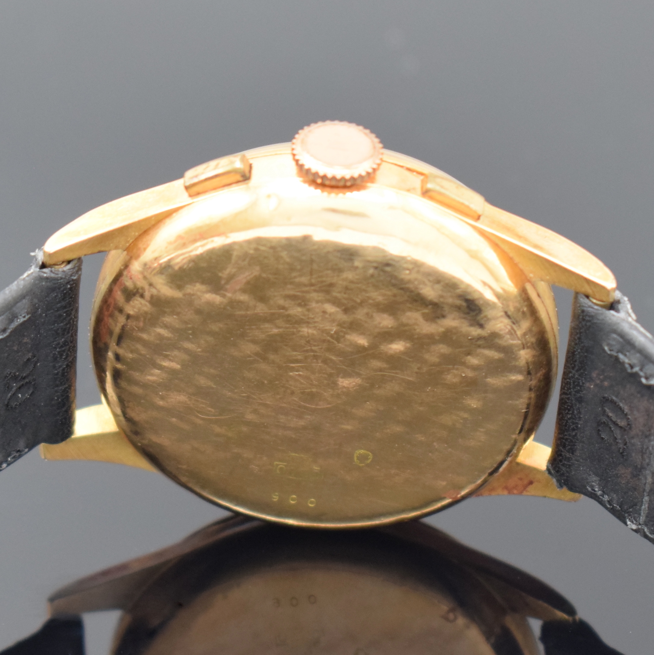 Detail d: DELRIO Chronographe Suisse Armbandchronograph in RG 750/000, Schweiz um 1945, Handaufzug, großes Geh. dell., Boden u. Glasrand aufgedr., verg. ...