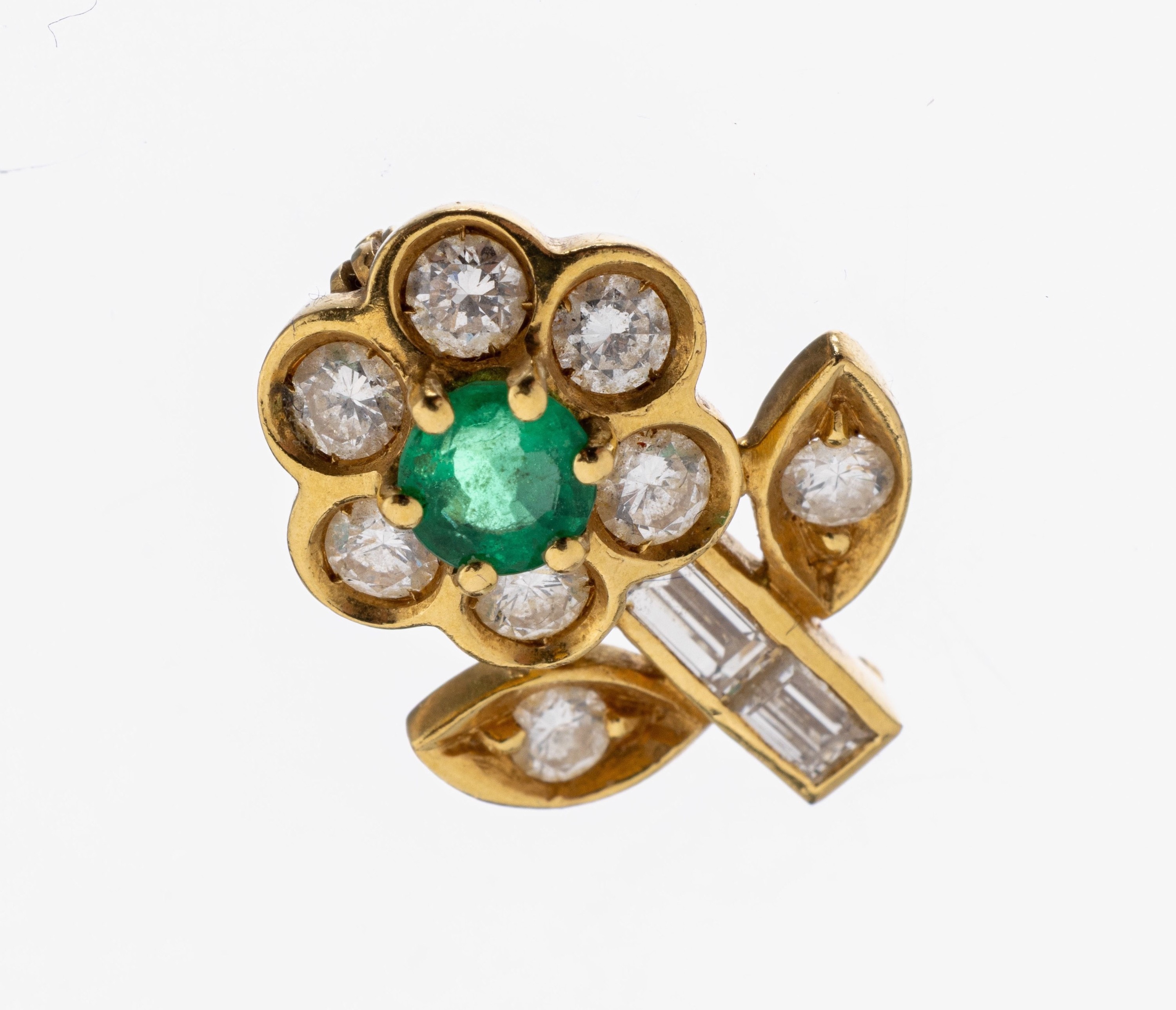 18 kt Gold Smaragd-Diamant-Brosche "Blume", GG 750/000 gepr., rundfacett. Smaragd ca. 0.15 ct, 8 Brillanten und 2 Diamantbaguettes zus. ca. ...