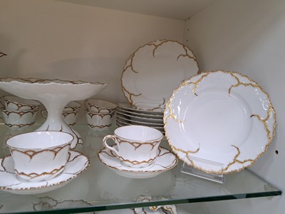 26912557a - Umfangreiches Tafelservice, Limoges, um 1900 , Gold gehöht, weiß: ...