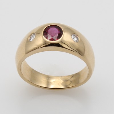 Image Ring mit Rubin und Brillanten, RoséG 585/000, runder Rubin ca. 0.59 ct, 2 Brill. ...