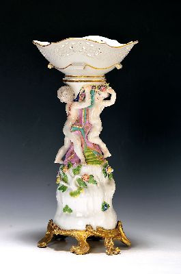 Image 26912646 - Figürlicher Tafelaufsatz, Meissen, um 1740, zwei Putten auf stammähnlichem ...