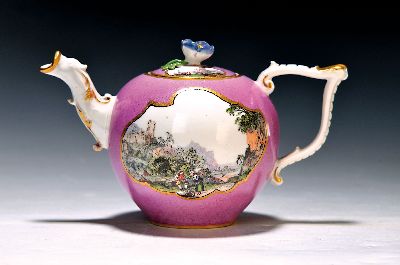 Image 26912711 - Teekanne, Meissen um 1735/40, Kugelform mit Tierkopfausguss und verziertem Henkel mit ...