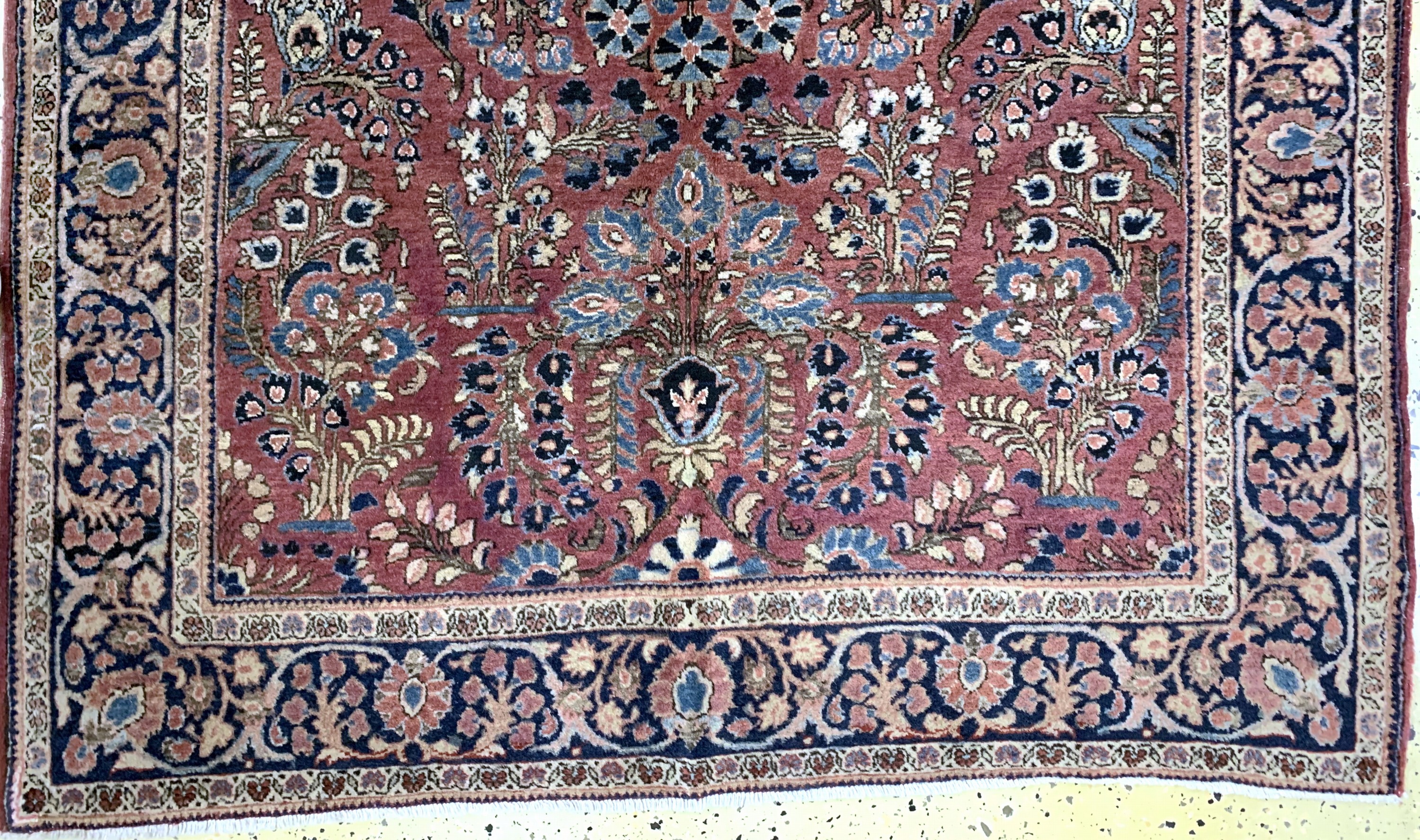Detail c: Us Re-Import Sarogh, Persien, Anfang 20.Jhd, Wolle auf Baumwolle, ca. 204 x 132 cm,EHZ: 2, (kleiner Mottenfrass).