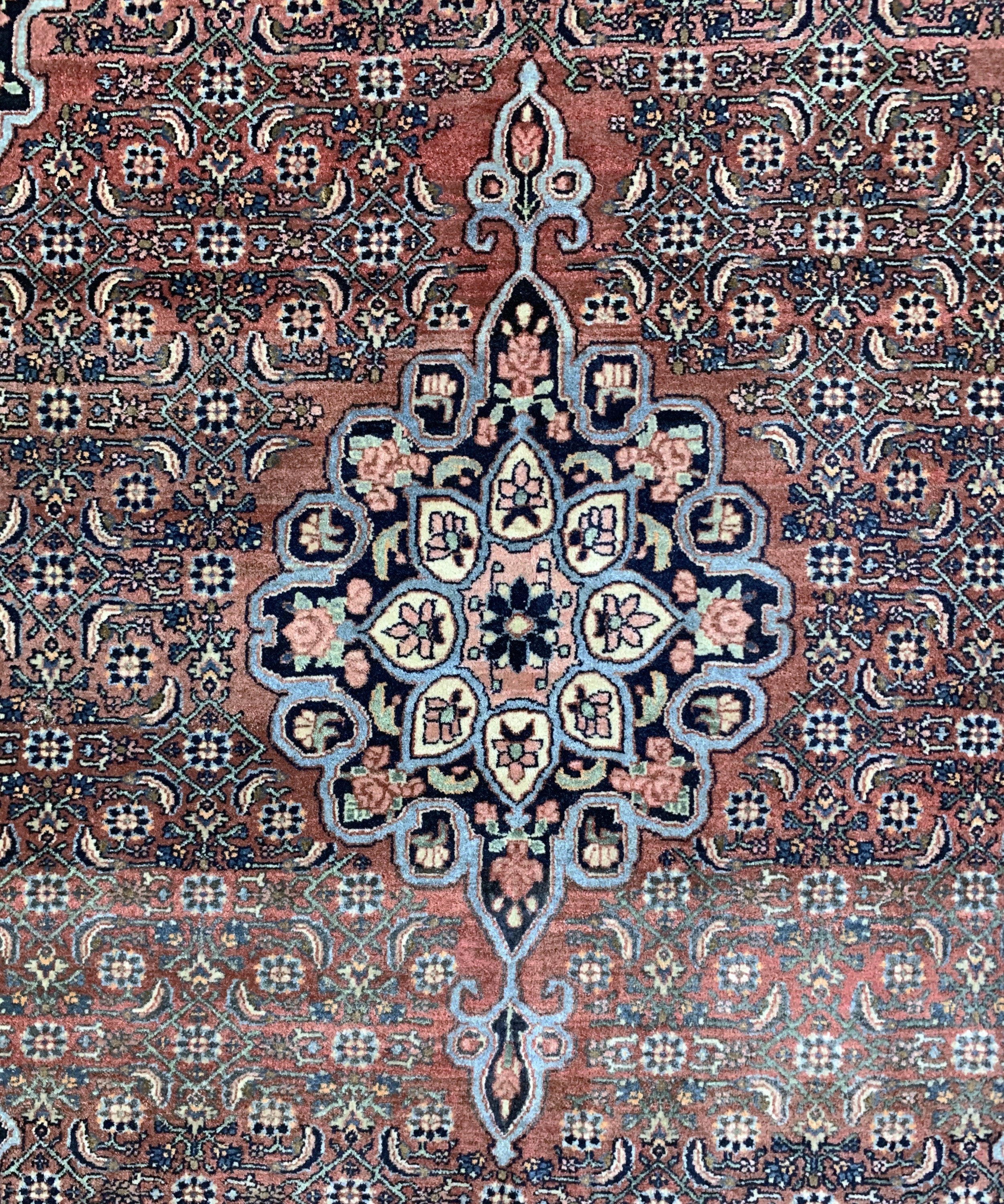 Detail b: Rosenbidjar , Persien, Korkwolle auf Baumwolle, ca. 222 x 136cm,