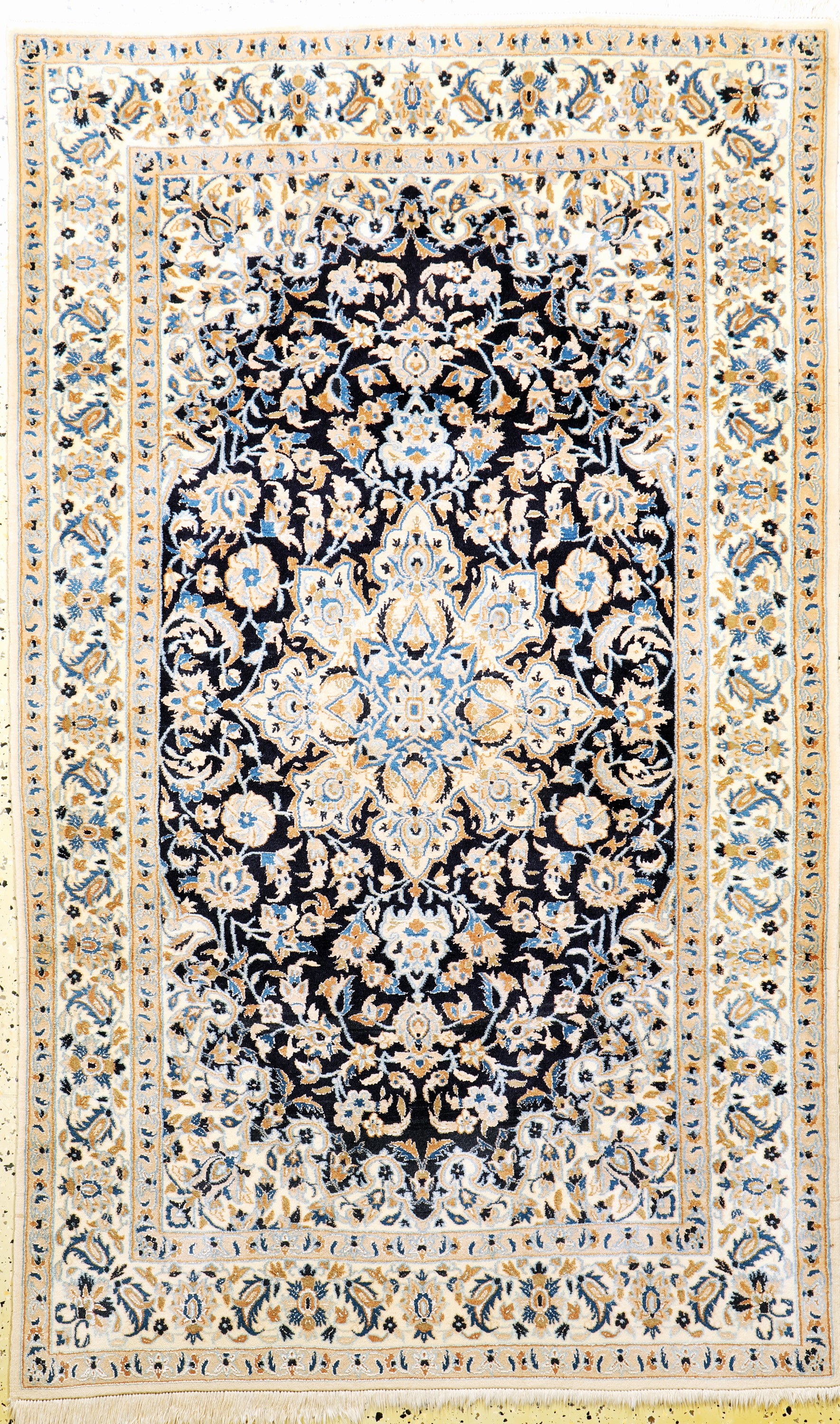 Nain fein(9 La), Persien, Mitte 20.Jhd, Korkwolle mit Seide, ca. 195 x 120 cm, EHZ: 2