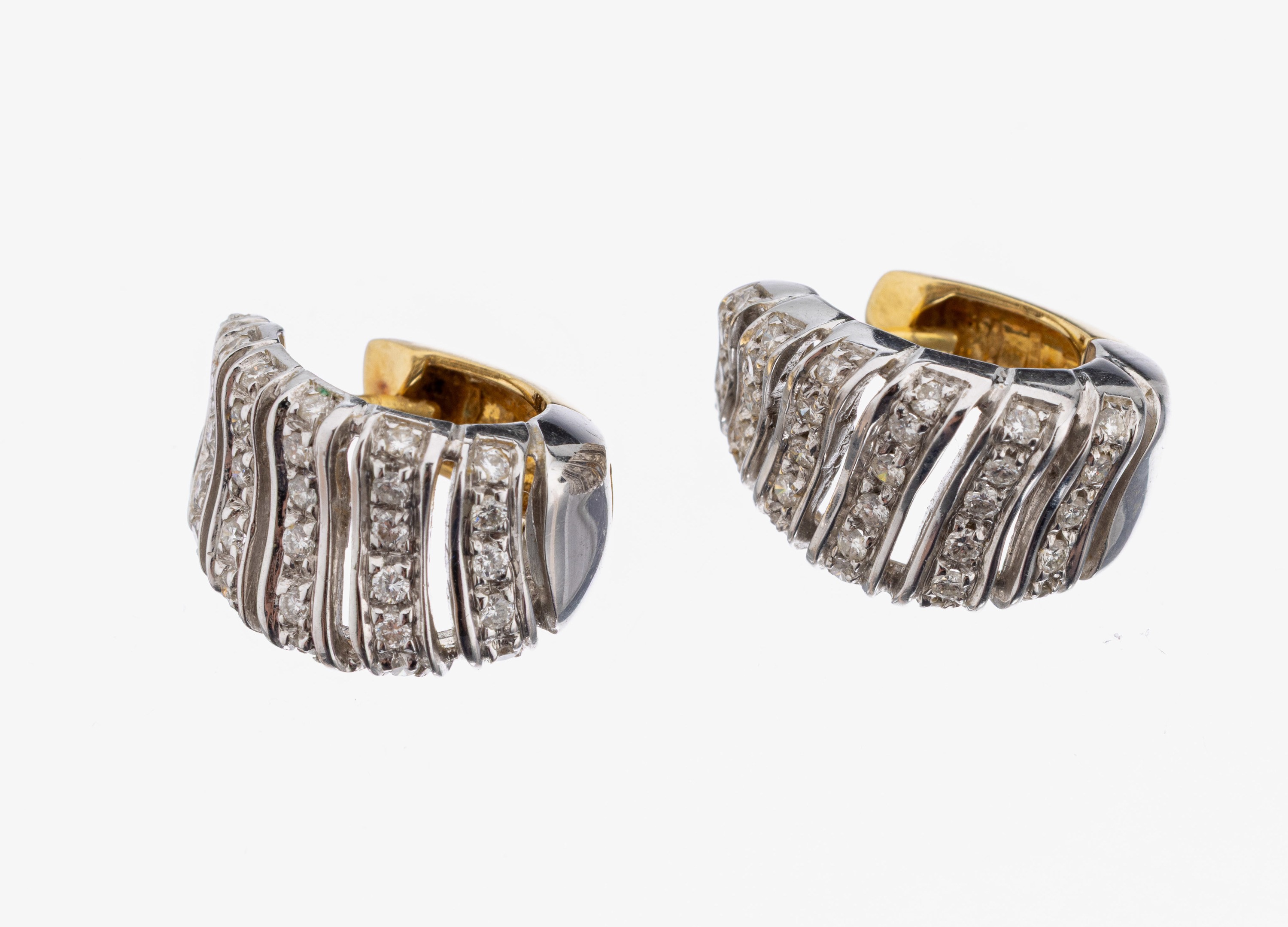 Paar 18 kt Gold Brillant-Ohrcreolen, WG/GG 750/000, 62 in WG gefasste Brillanten zus. ca.0.62 ct Weiß/si, ca. 10.6 g