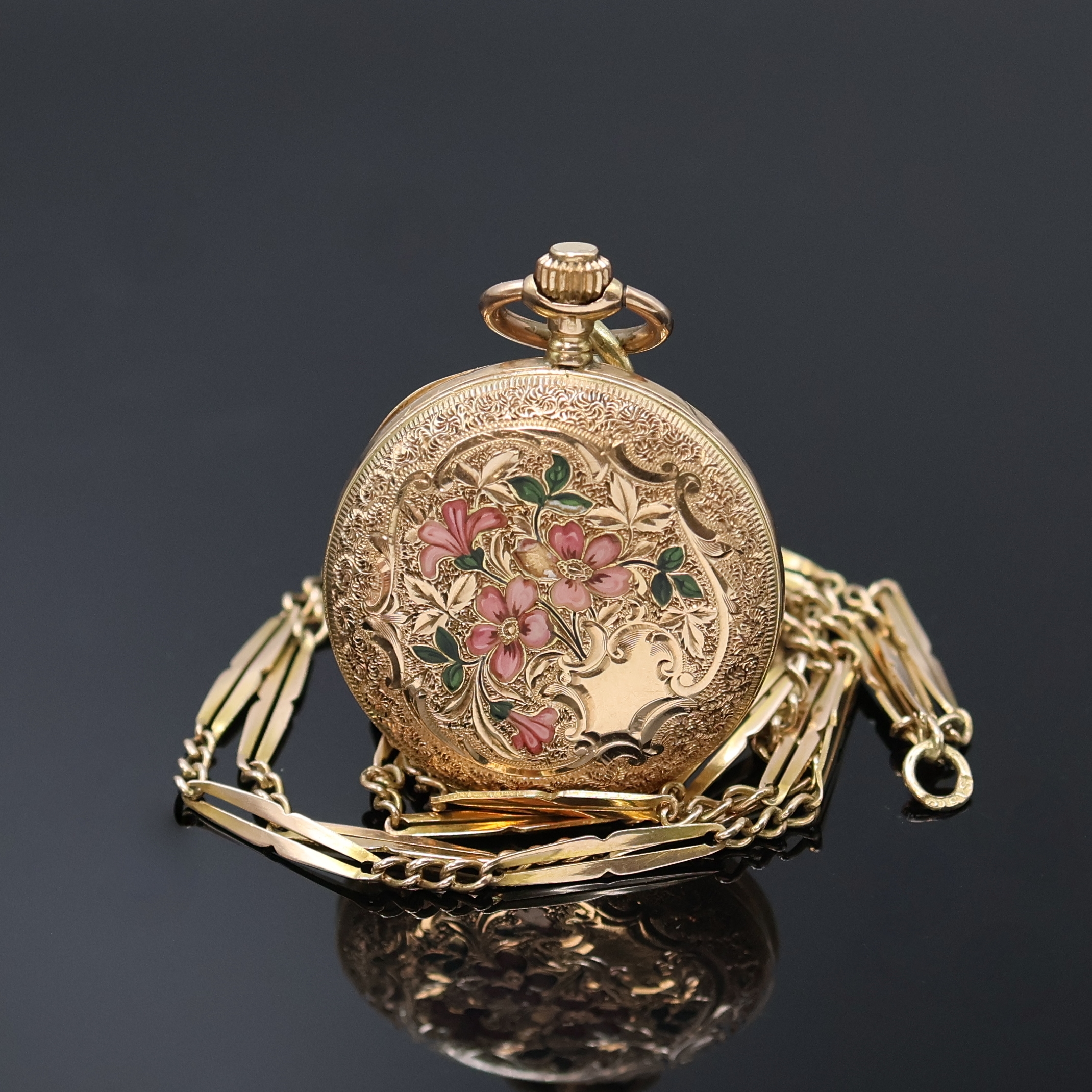 Email-Damensavonette mit Kette in RoseG 585/000, Schweiz um 1910, guill. 3-Deckel Geh. dell., Emailzifferbl. m. arab. Zahlen, gold. Zeiger, verg. ...