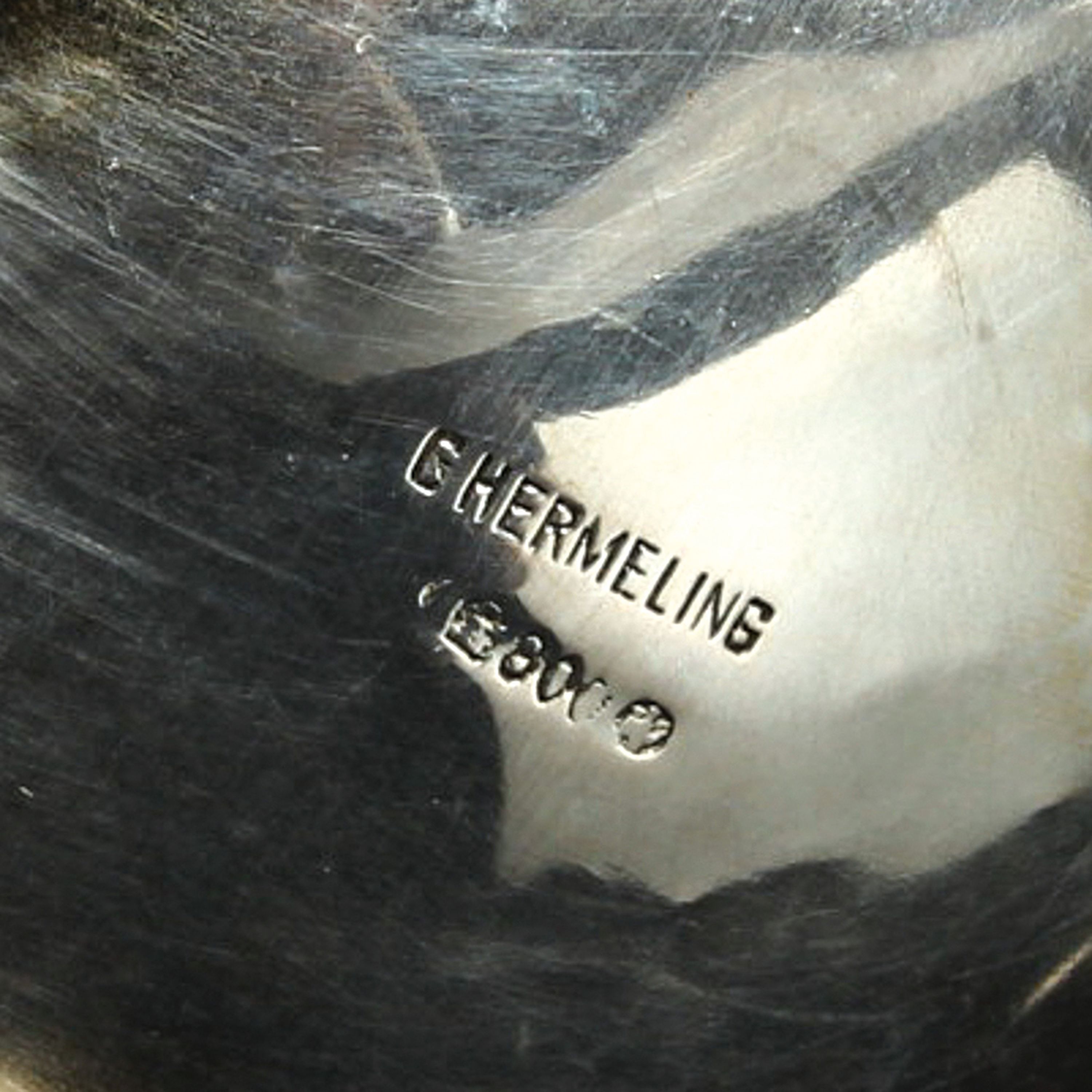 Detail g: Kugelfußbecher, G. Hermeling, wohl Köln, um 1907, 800er-Silber, ca. 92g, Kartusche bez. "EB 1882-1907", umlaufend barockisierender Dekor, ...