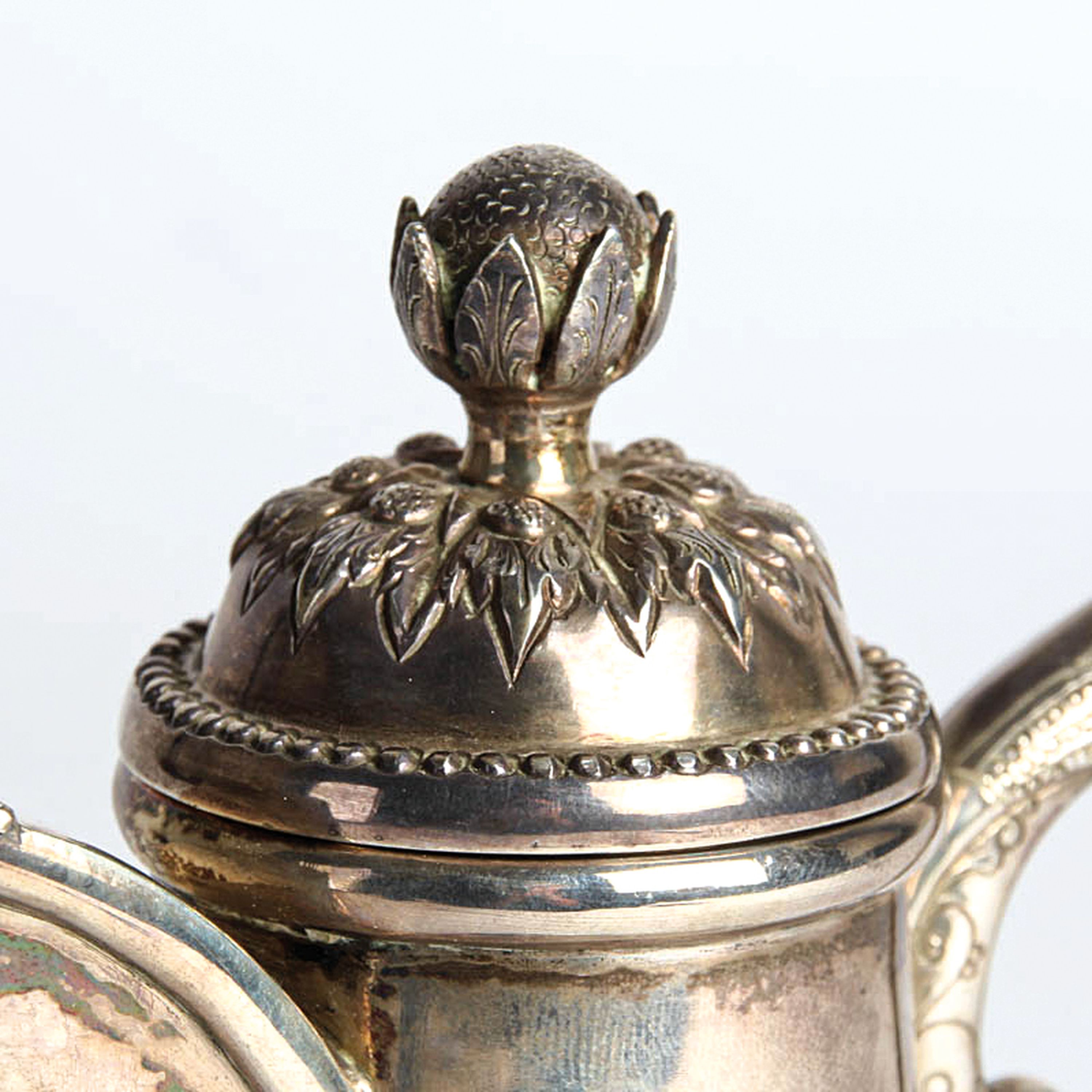 Detail a: Mokkakännchen des Historismus, deutsch, Ende 19.Jh., 800er-Silber, ca.438g, H. 15 cm