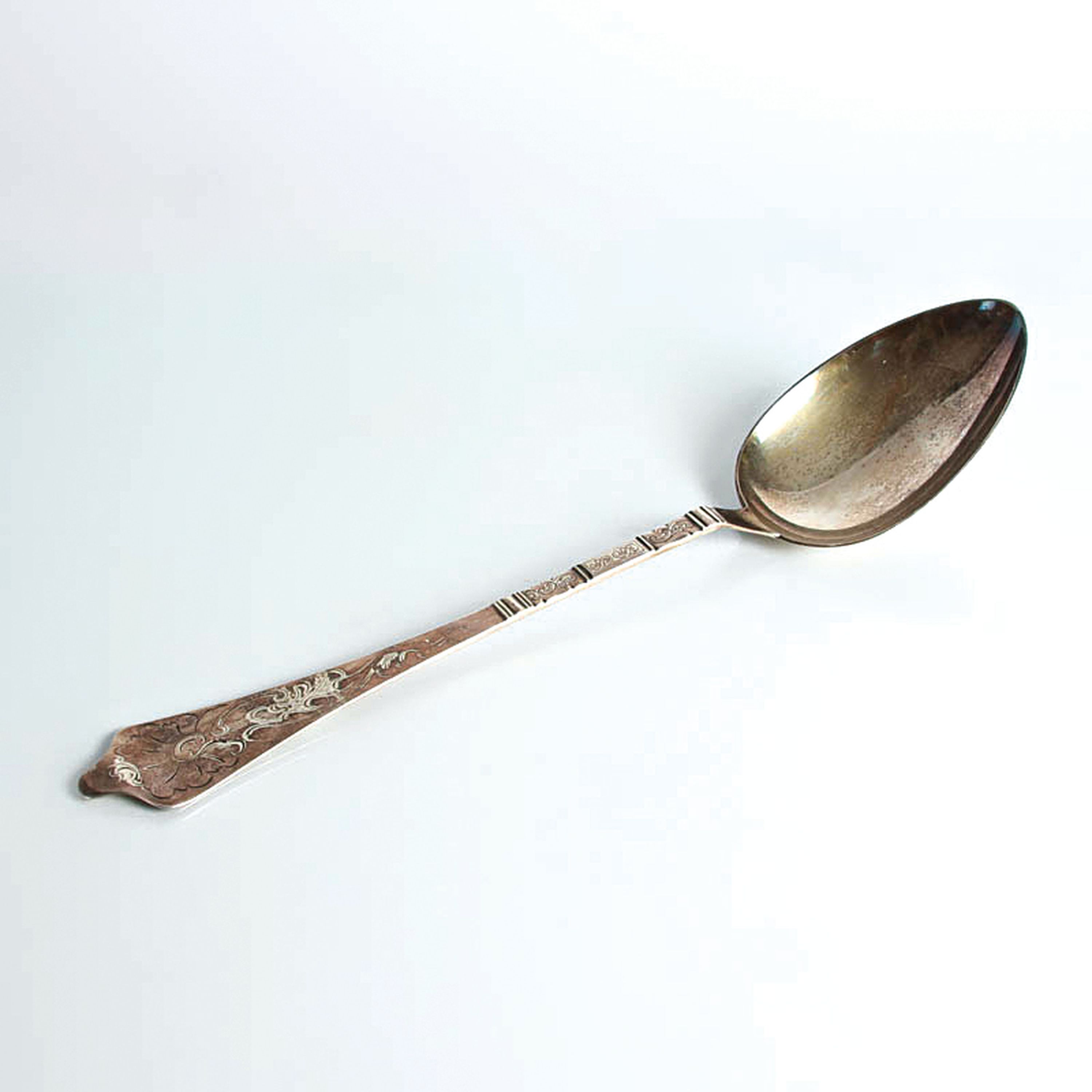 Vorlegelöffel, R. Jensen, wohl Norwegen, 18.Jh., 11 Lot Silber, gemarkt HFJ, ca. 127g, L. 36 cm