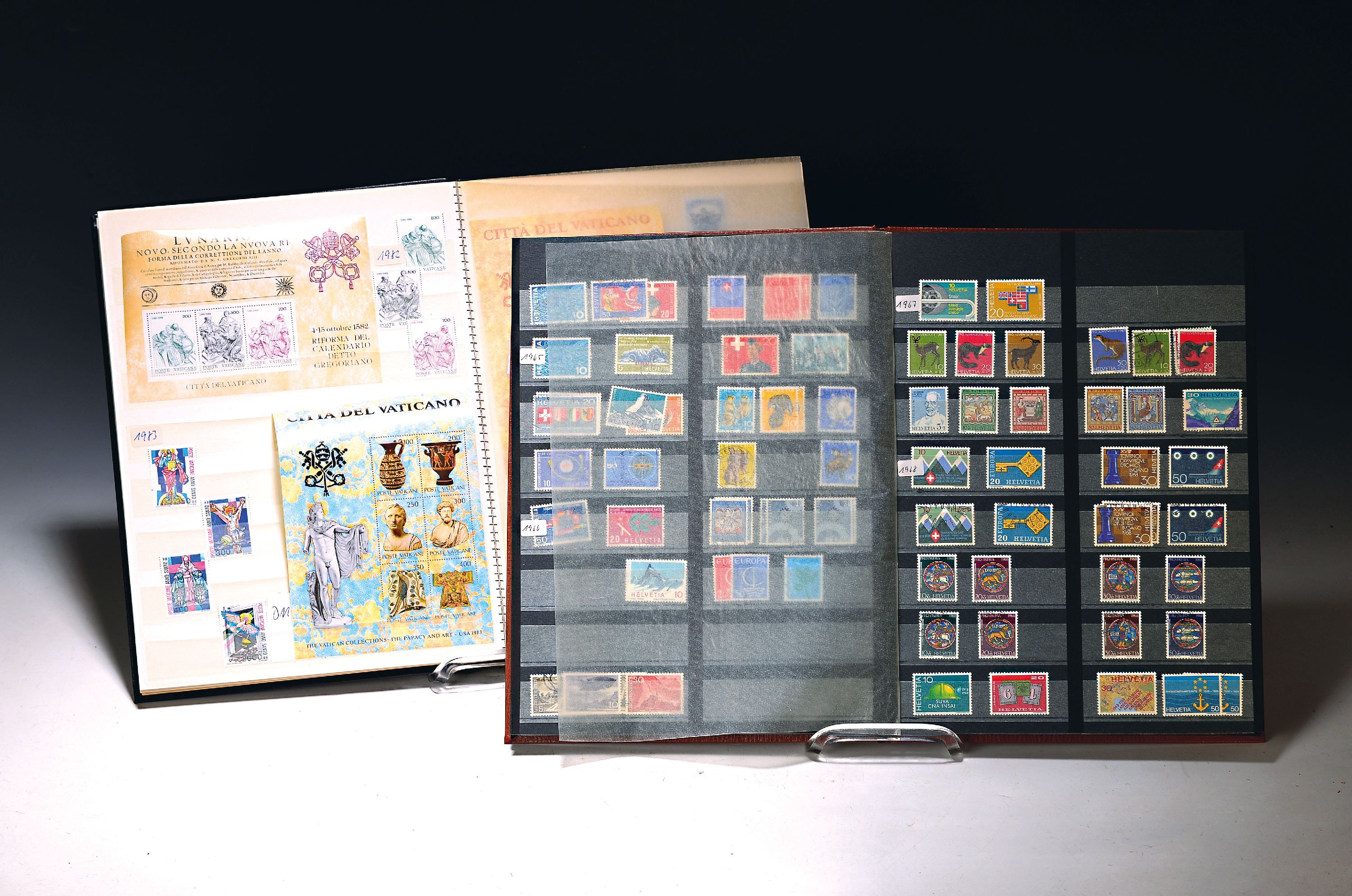 Briefmarken, Bund und andere Länder, BRD 1939 bis 2024 postfrisch; Vatikan 1966 -1992; Schweiz 1906 bis 1989; schwach vertreten: DDR und andere ...