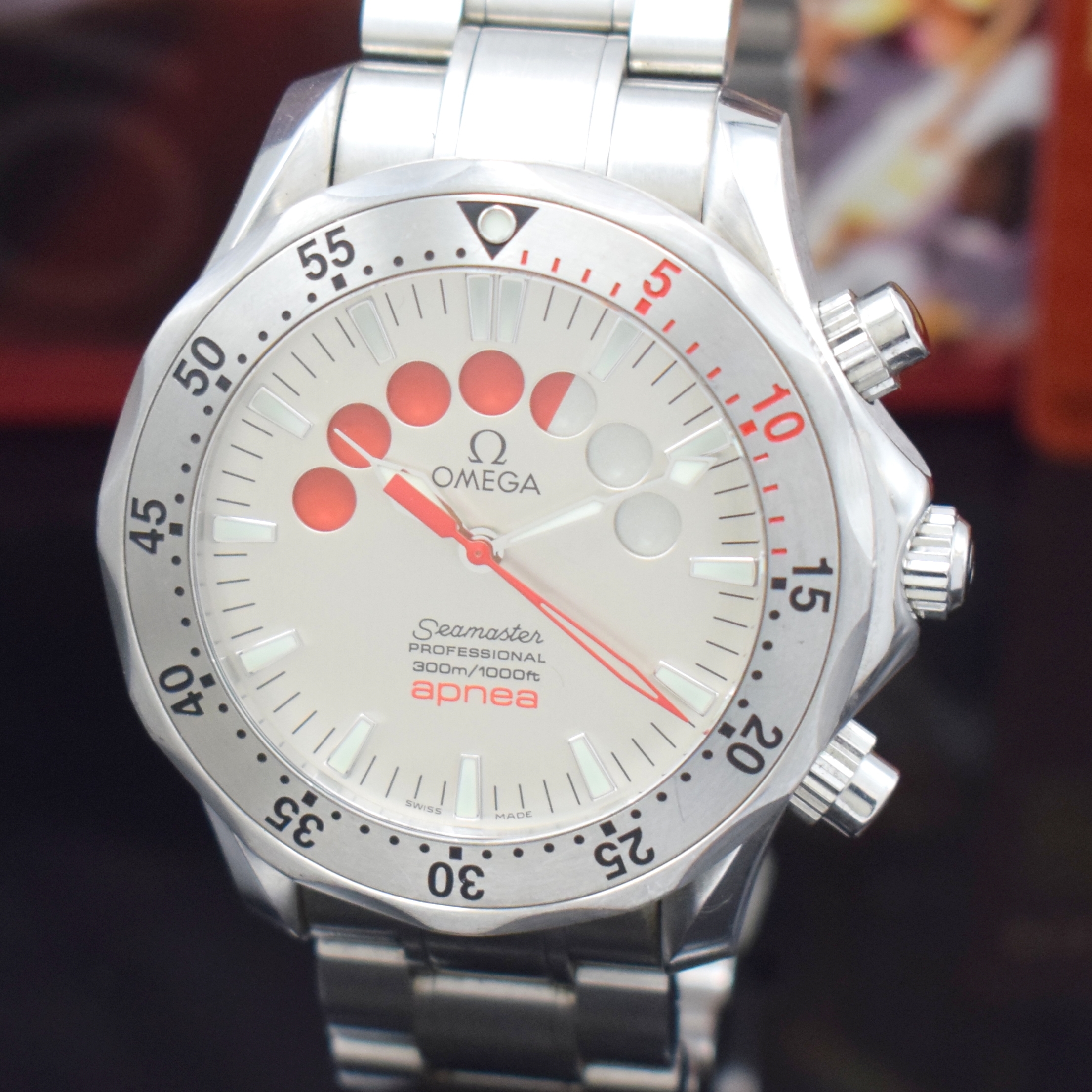 Detail a: OMEGA Seamaster Apnea Jacques Mayol Armbandchronograph in Stahl Referenz 2595.30.00, Schweiz verk. lt. Pap. 09/2006, Automatik, Stahlgeh., Boden u. ...