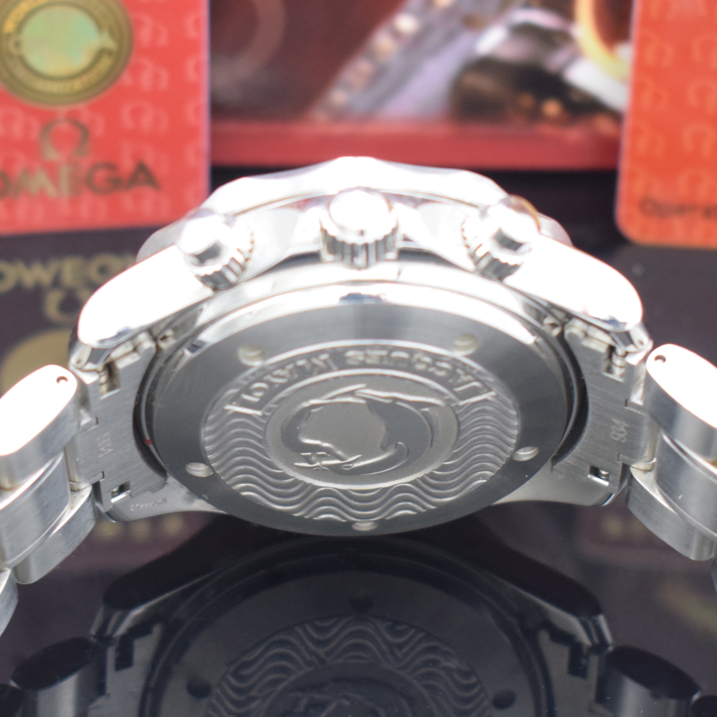 Detail d: OMEGA Seamaster Apnea Jacques Mayol Armbandchronograph in Stahl Referenz 2595.30.00, Schweiz verk. lt. Pap. 09/2006, Automatik, Stahlgeh., Boden u. ...