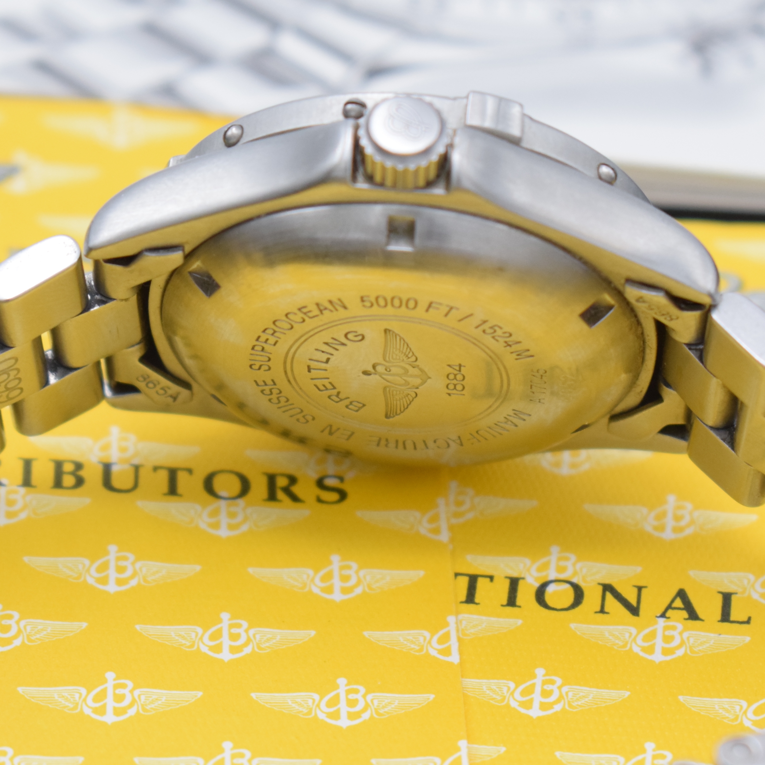 Detail d: BREITLING Superocean Herrenarmbanduhr Referenz A17045, Schweiz verk. lt. beil. Pap. 09/1999, Automatik, Stahlgeh., Boden u. Krone verschr., orig. ...