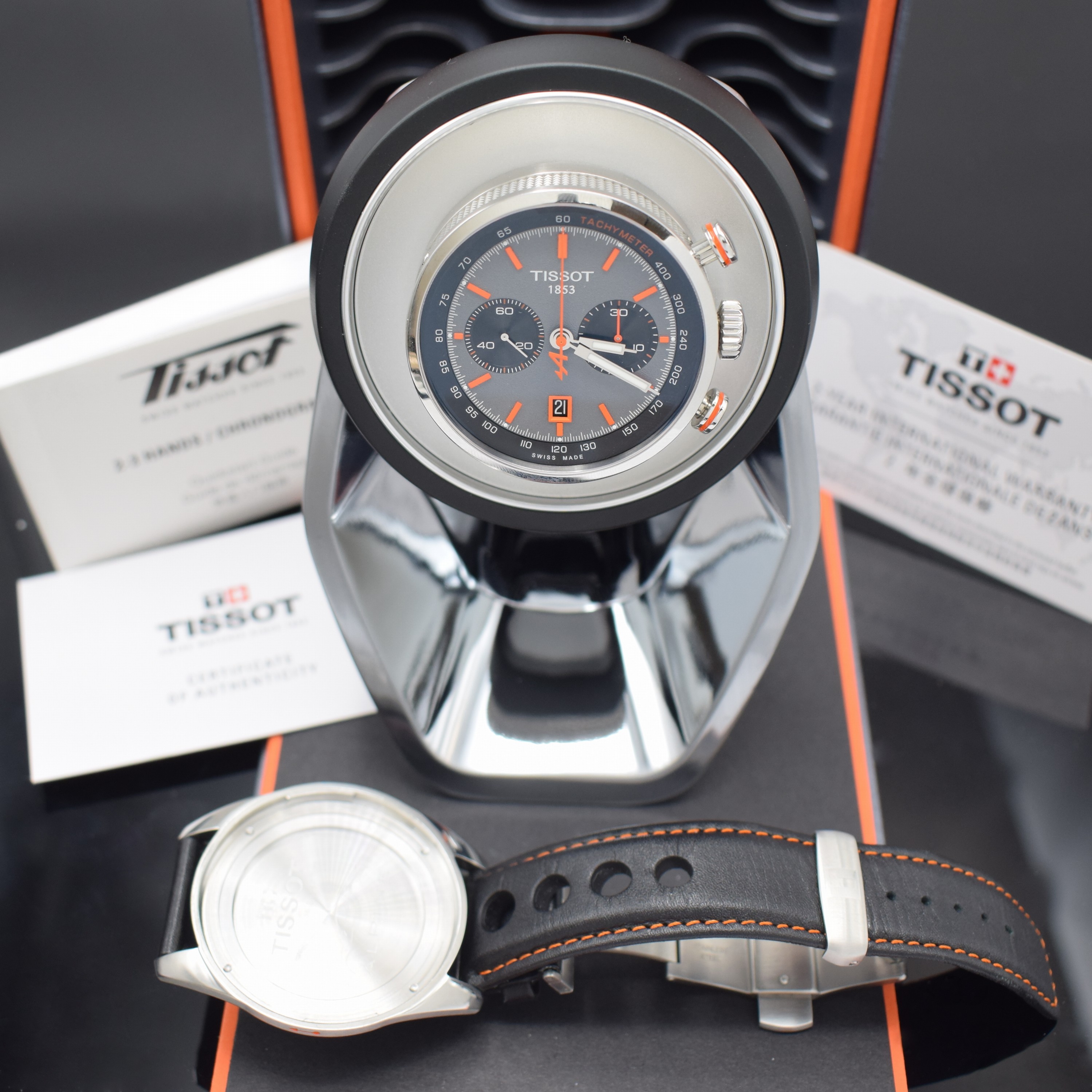 Detail e: TISSOT seltener, auf 516 Stück limiterter Armbandchronograph Alpine Referenz T123.427.16.081.00, Automatik, Edelstahlgeh. inkl. orig. Lederband m. ...