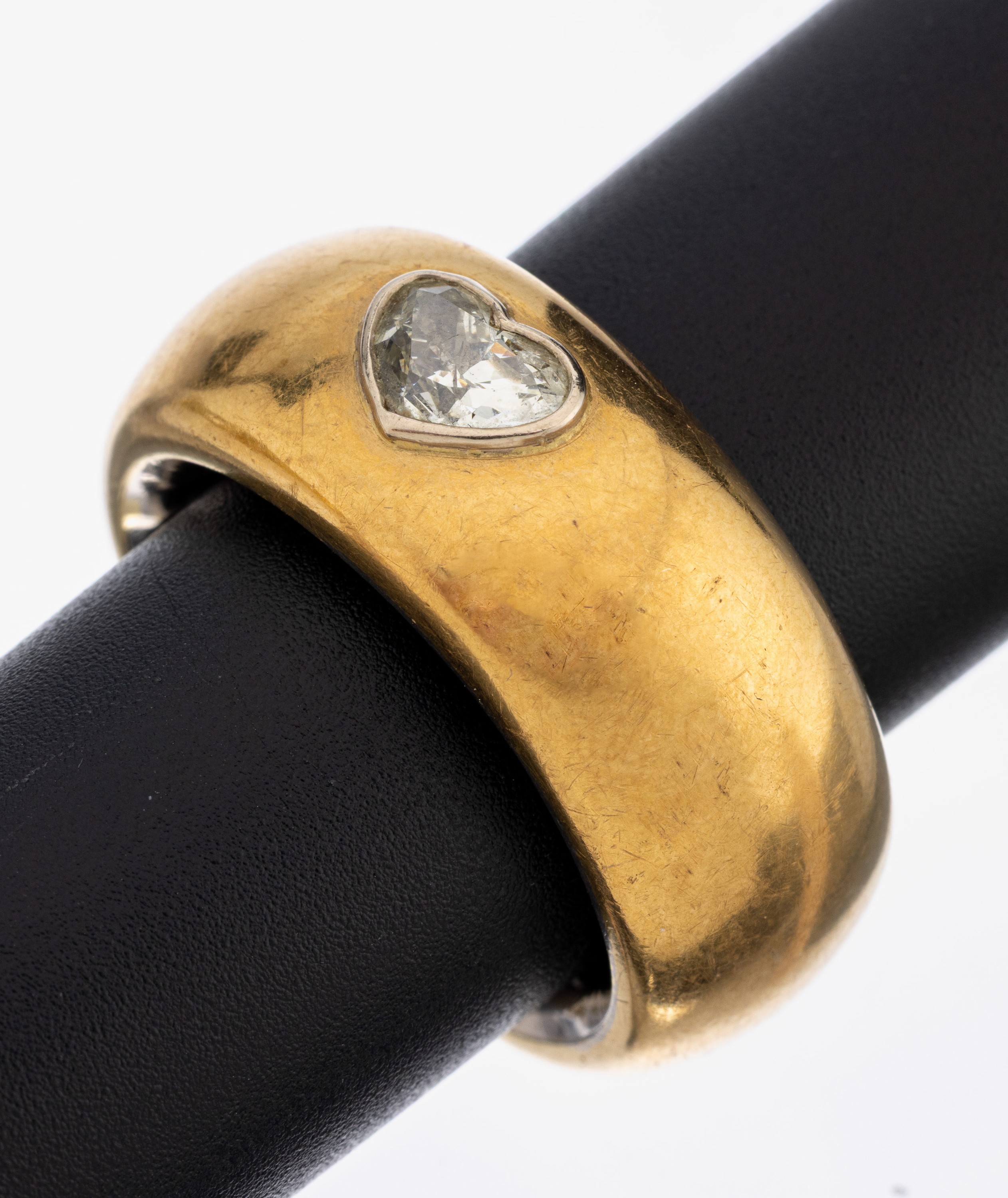 18 kt Gold Diamant-Ring, GG/WG 750/000, Diamant-Herz ca. 0.80 ct Weiß/si, schwere massive Ausführung, ca. 23.6 g, RW 62, passendzur Katalognummer ...