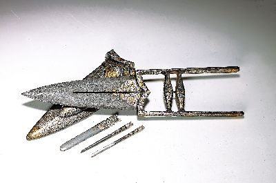 Image 26914295 - Katar/Tigerdolch, Moghul, Ende 19. Jh., orig. Scheide und dreiteiligem Einsteckbesteck ...