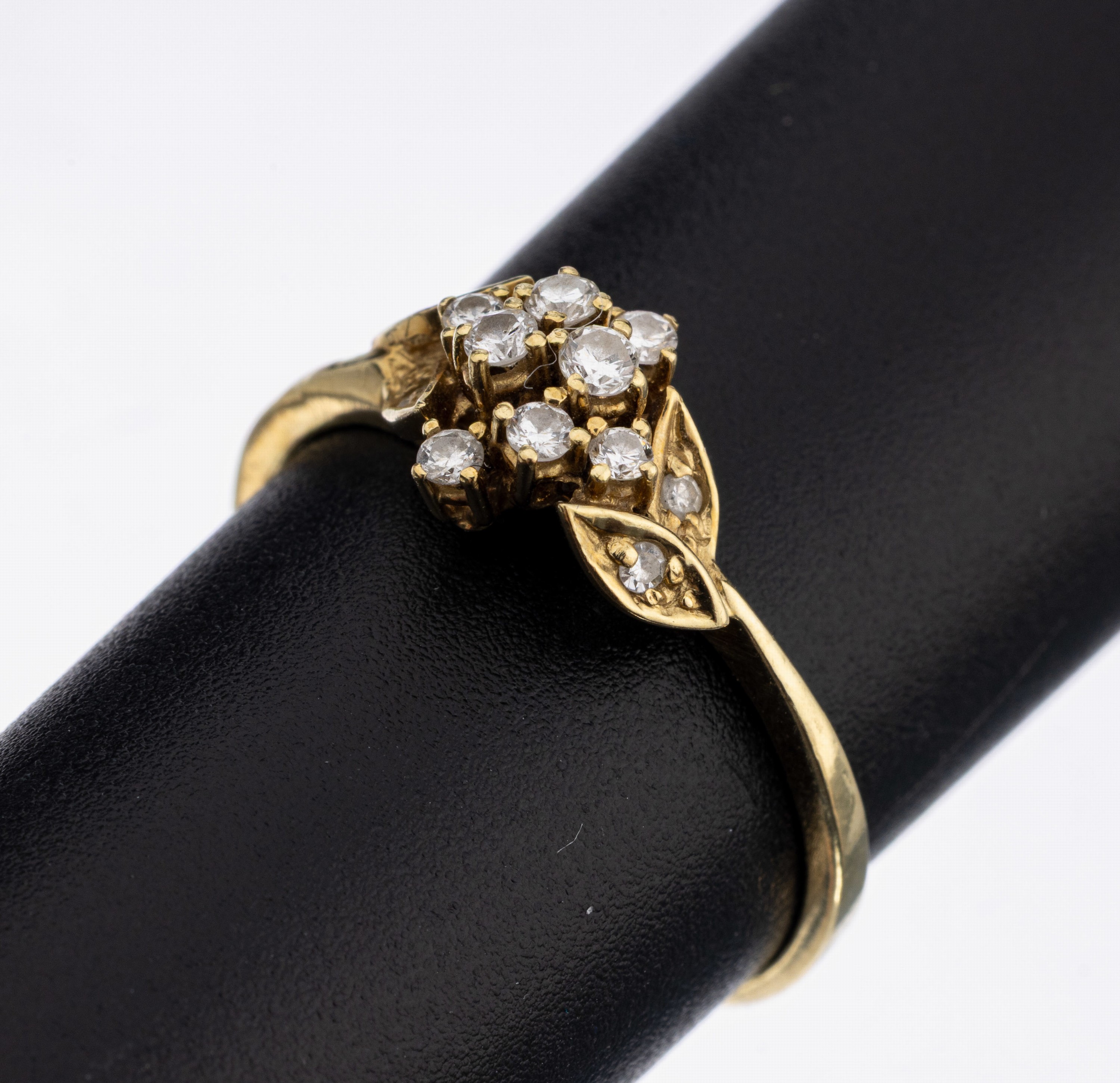 14 kt Gold Diamant-Ring, GG 585/000, Aufbauin mehreren Ebene, 8 Brillanten und 4 8/8- Diamanten zus. ca. 0.23 ct Weiß/si, RW 58, ca. 2.4 g