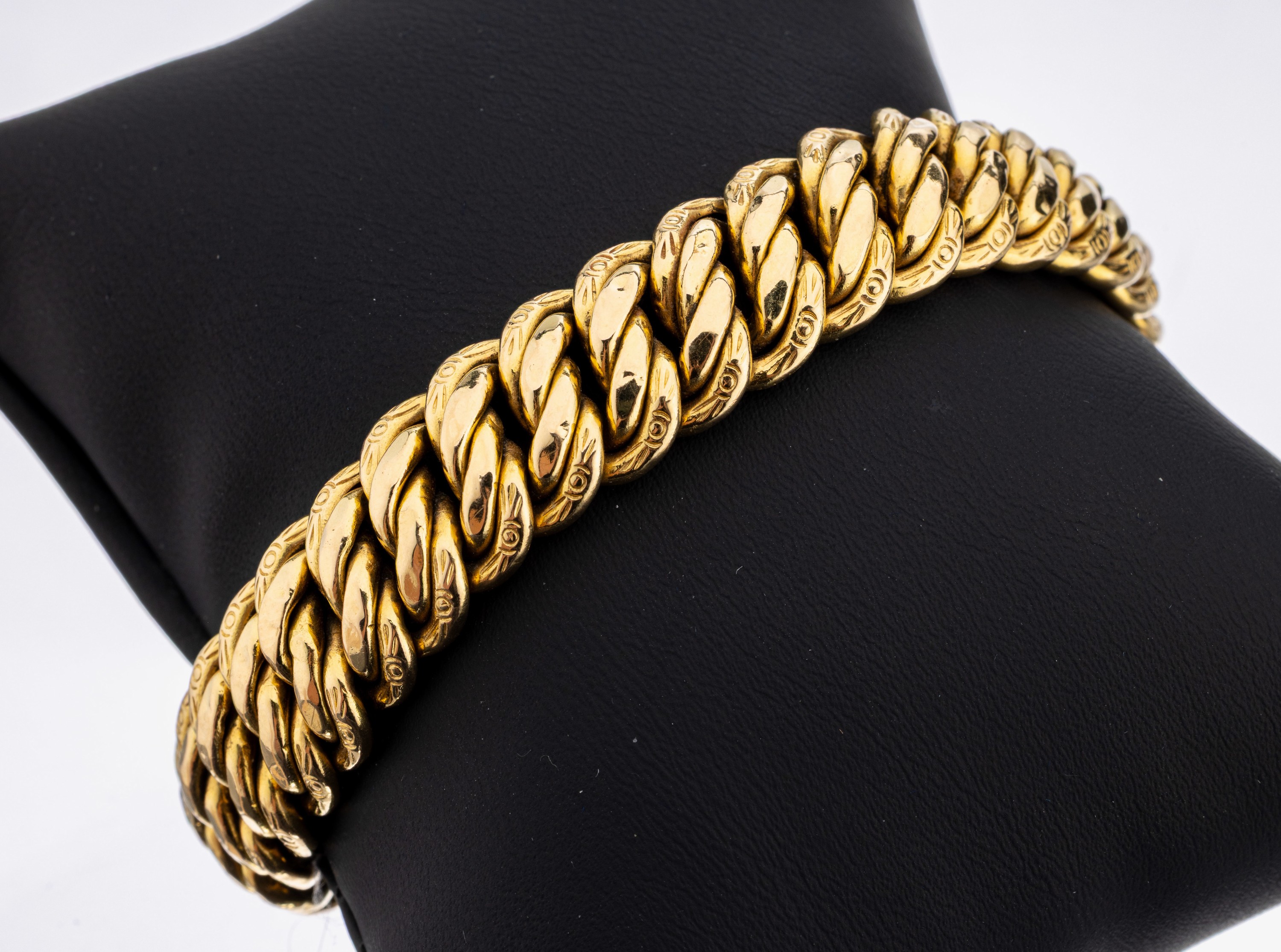 18 kt Gold Armband, GG 750/000, L. ca. 21 cm, B. ca. 1.5 cm, Kastenschloss mit Sicherheitsacht, ca. 32.8 g