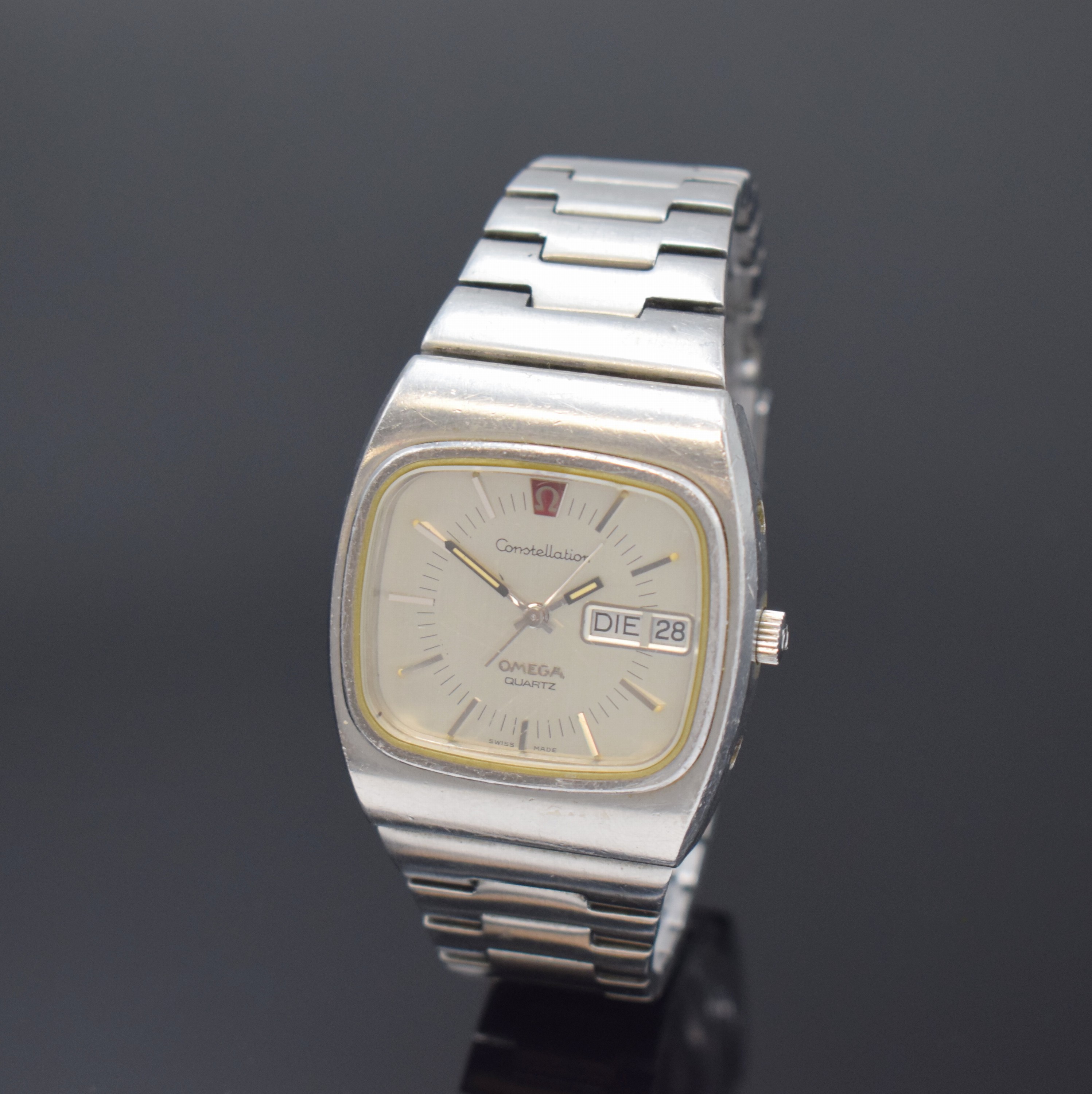 OMEGA Constellation Herrenarmbanduhr Referenz 196.0016/396.0811, Schweiz um 1975, quarz, Boden verschr., Korrekturdr. seitl. im Geh. eingel., orig. ...